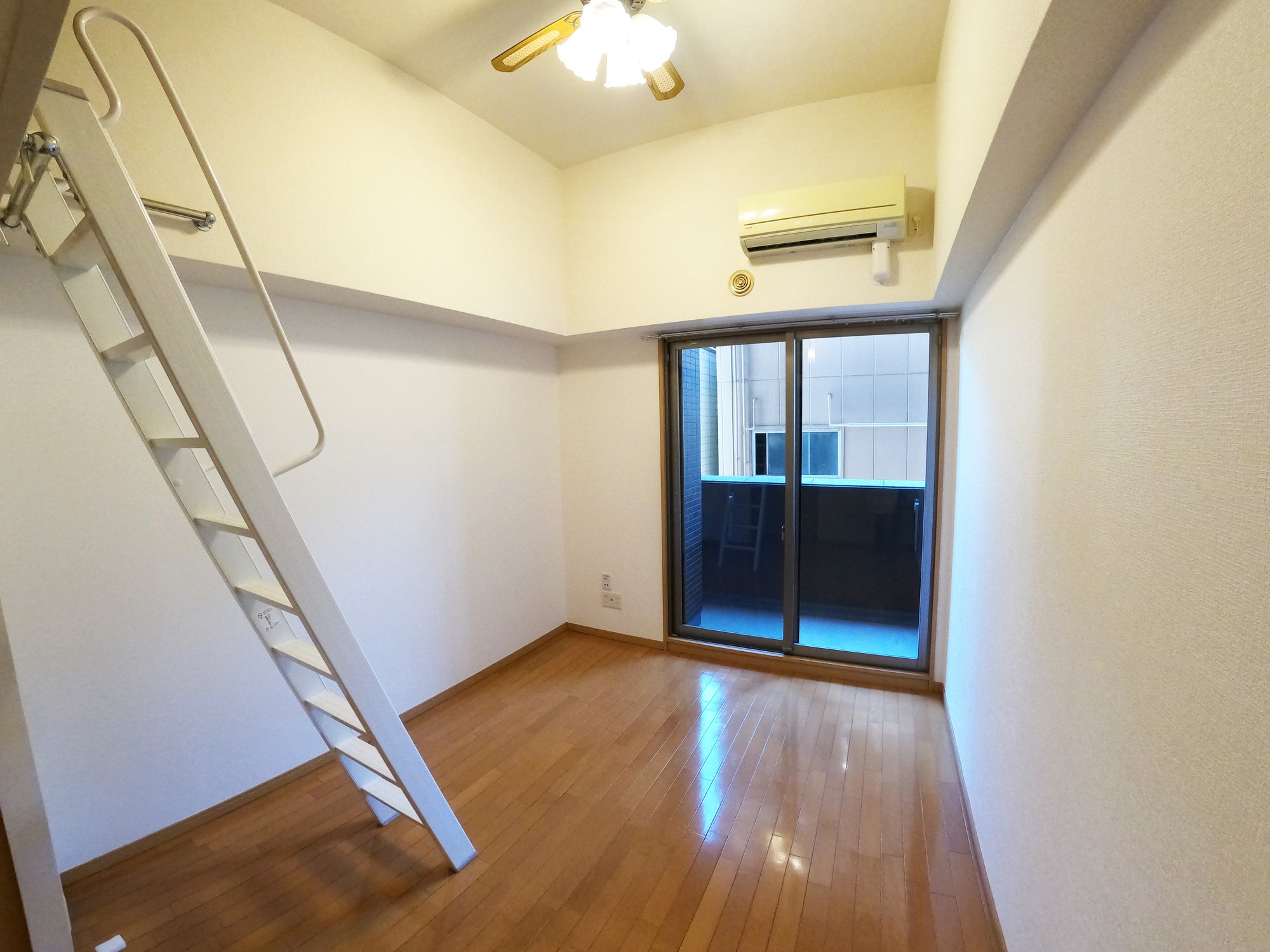 弁天町。エステムコート難波WEST-SIDE大阪ドーム前　206号室