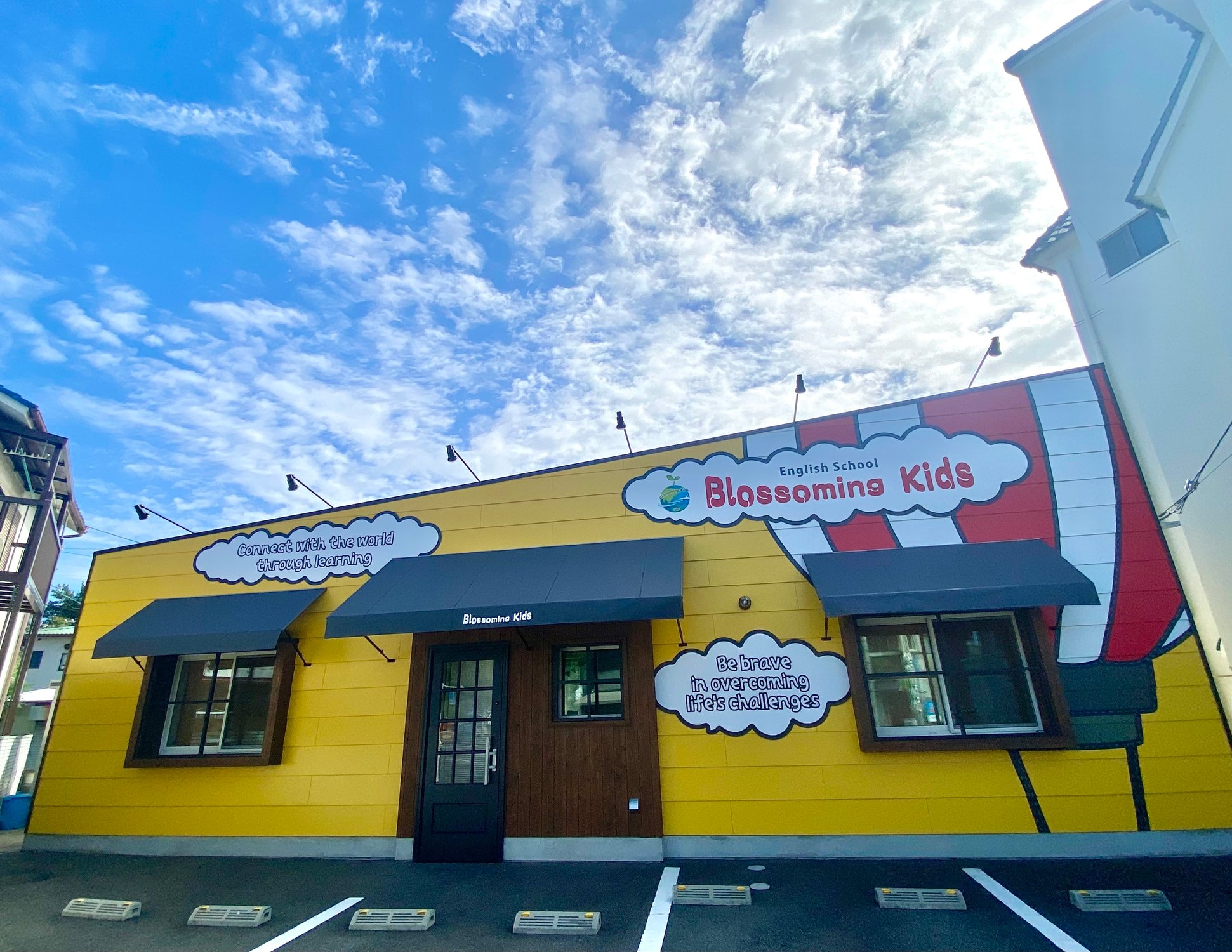 外壁リニューアル工事完了のお知らせ★