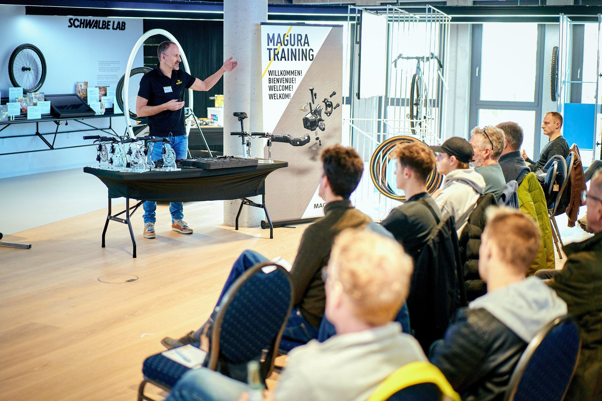 Geballtes Fachwissen: Das DealerTech Training 2026 startet mit sechs Top-Marken