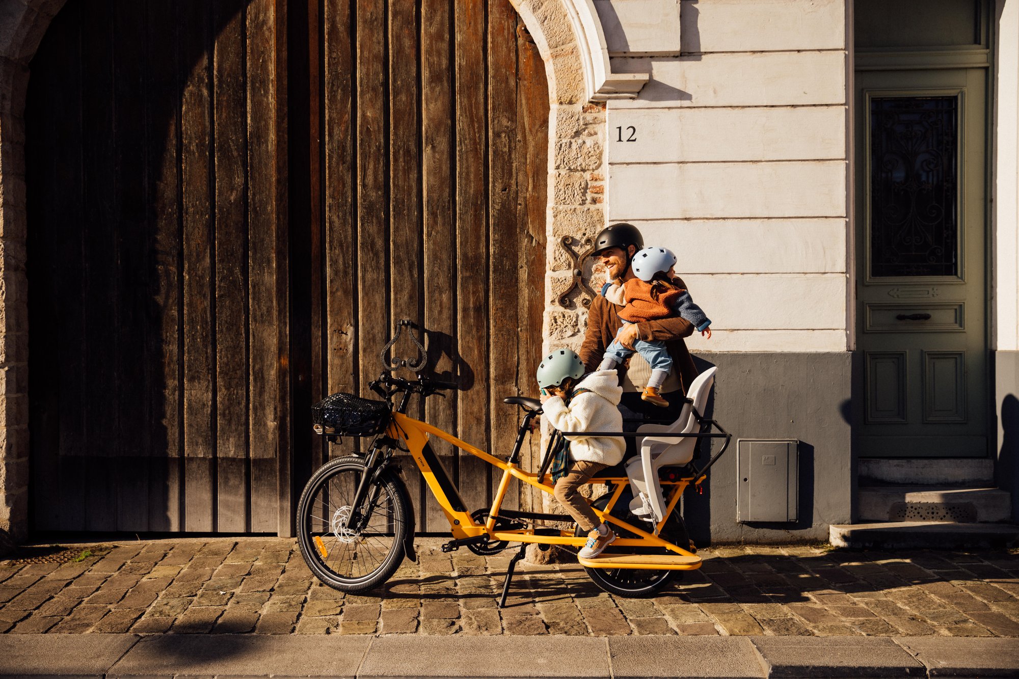 Sicher unterwegs: Decathlon und IoT Venture bringen digitalen Diebstahlschutz für E-Bikes