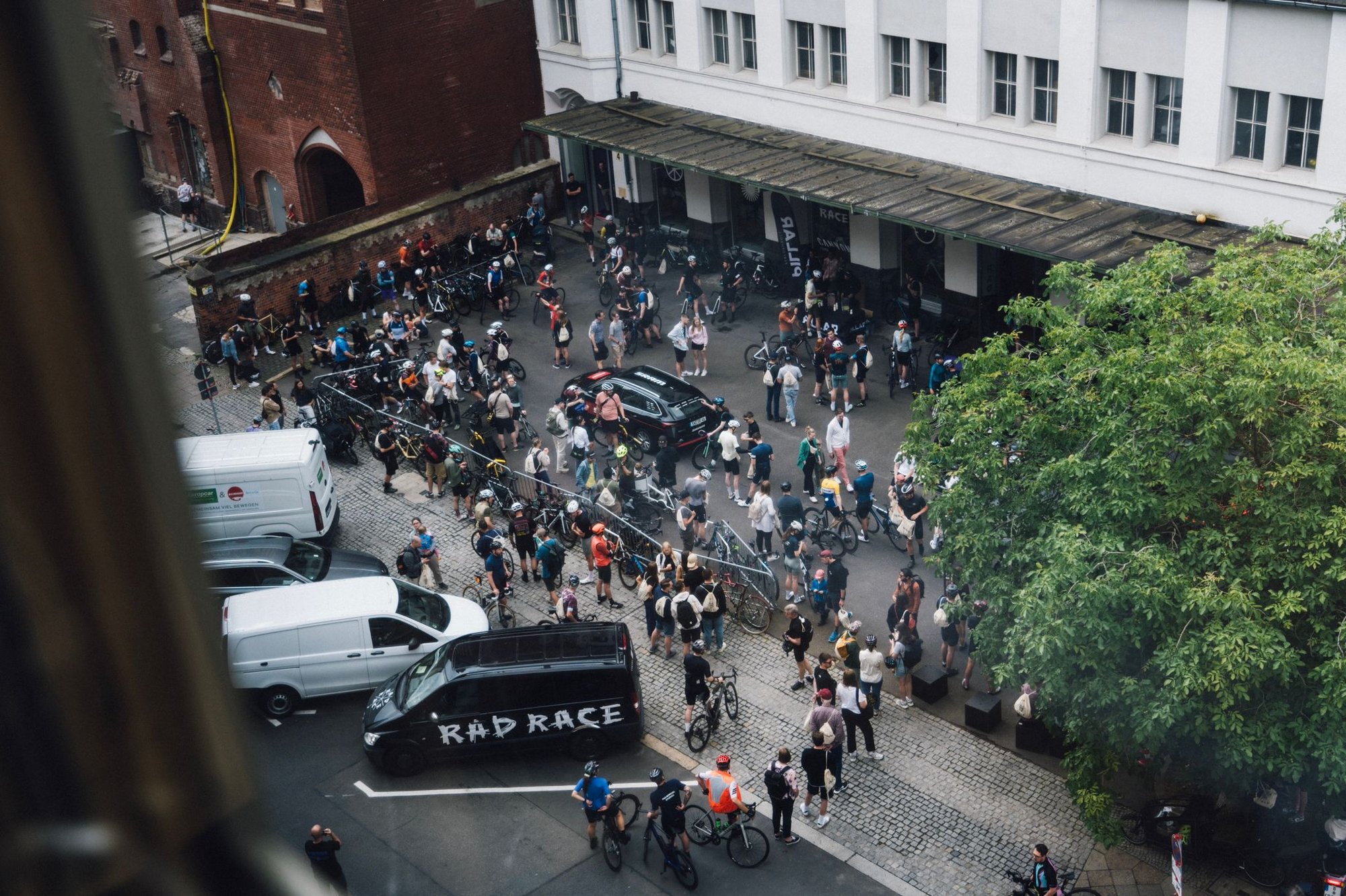 RAD RACE eröffnet CANYON-Showroom in Berlin