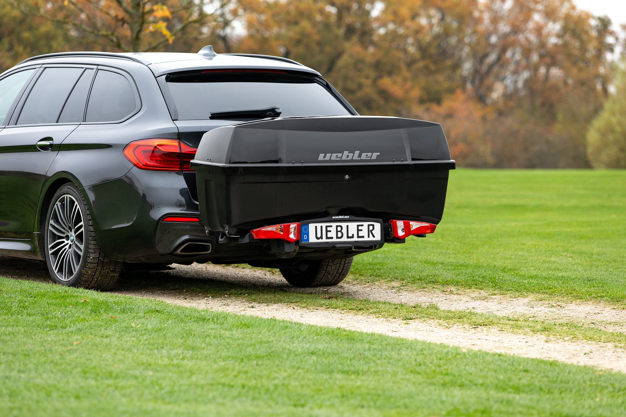 Uebler entfesselt das Ladevolumen: Die Heckbox B1 als Raumwunder für unterwegs