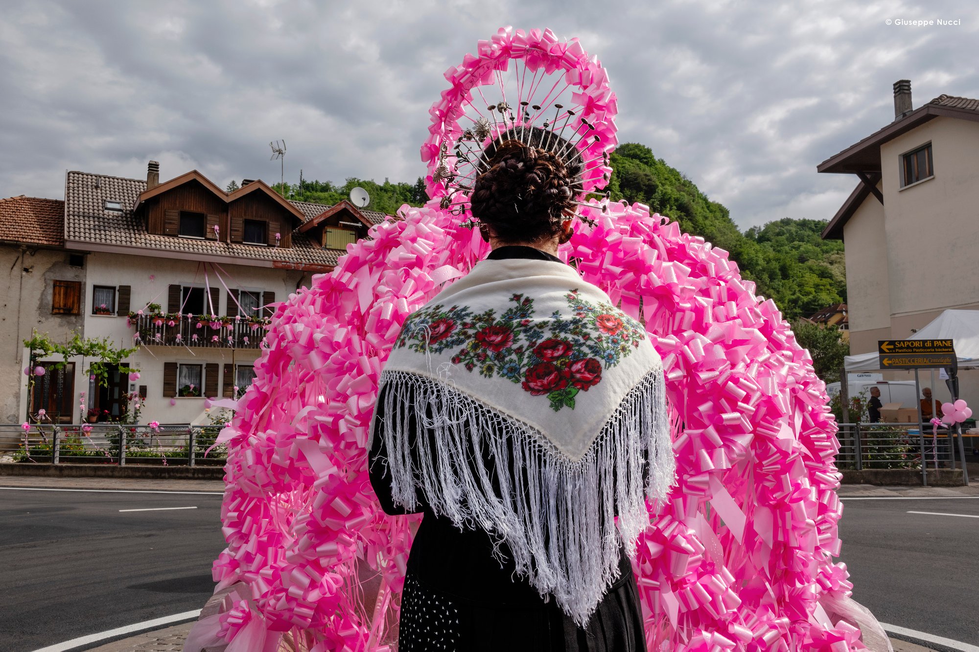 FAEMA und Leica Camera Italia präsentieren Giro d’Italia-Fotoausstellung “Il Sabato Rosa Del Villaggio”