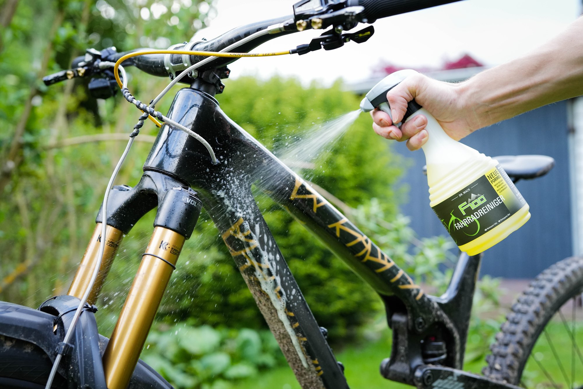 F100 Fahrradreiniger mit neuer Formel: Jetzt noch schonender und kraftvoller