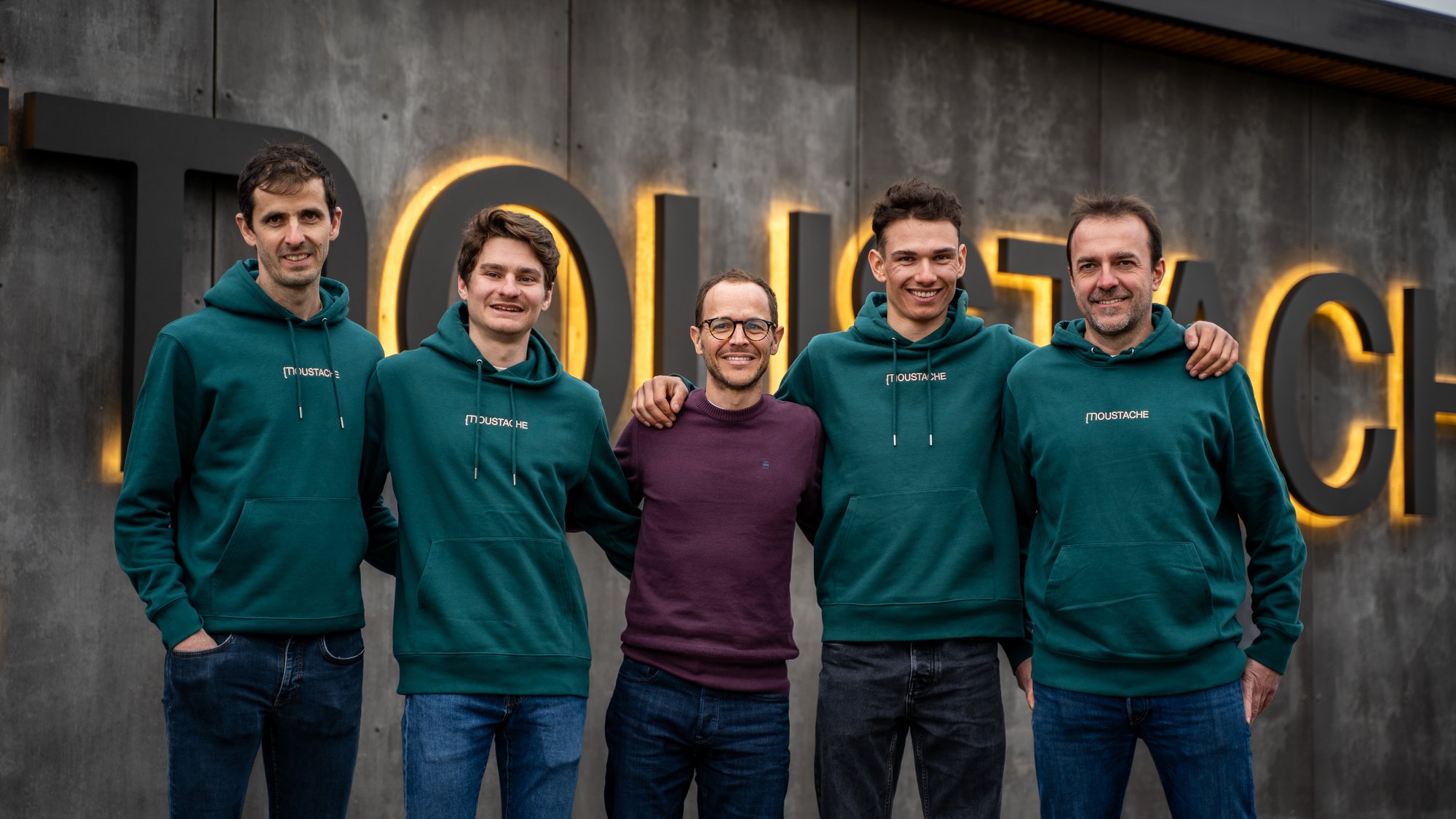 Moustache wird Titelsponsor des neuen Moustache SR Suntour Teams