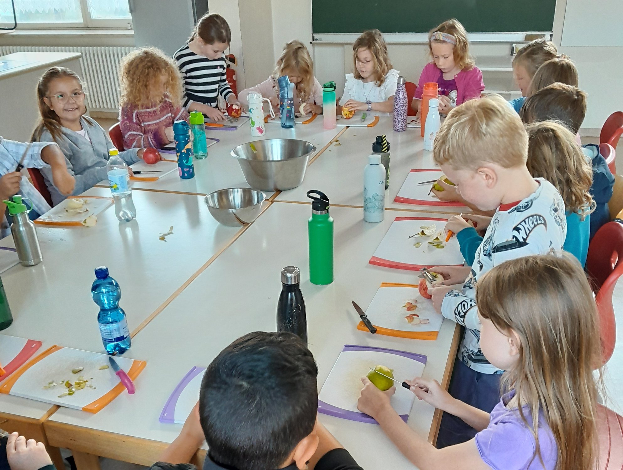 Aus Fallobst wird Genuss - die 3a backt Kuchen!