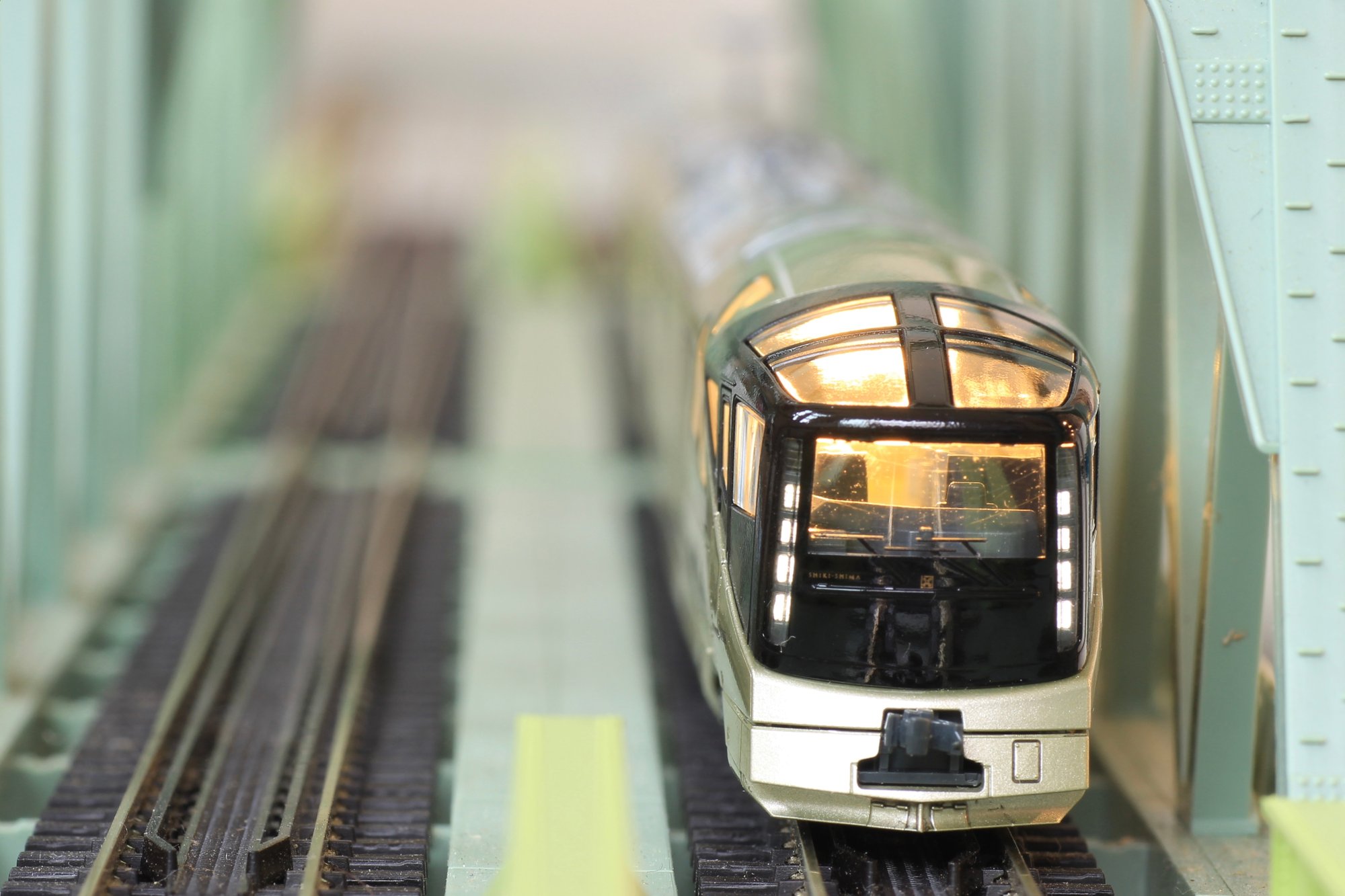 KATO E001系＜TRAIN SUITE 四季島＞