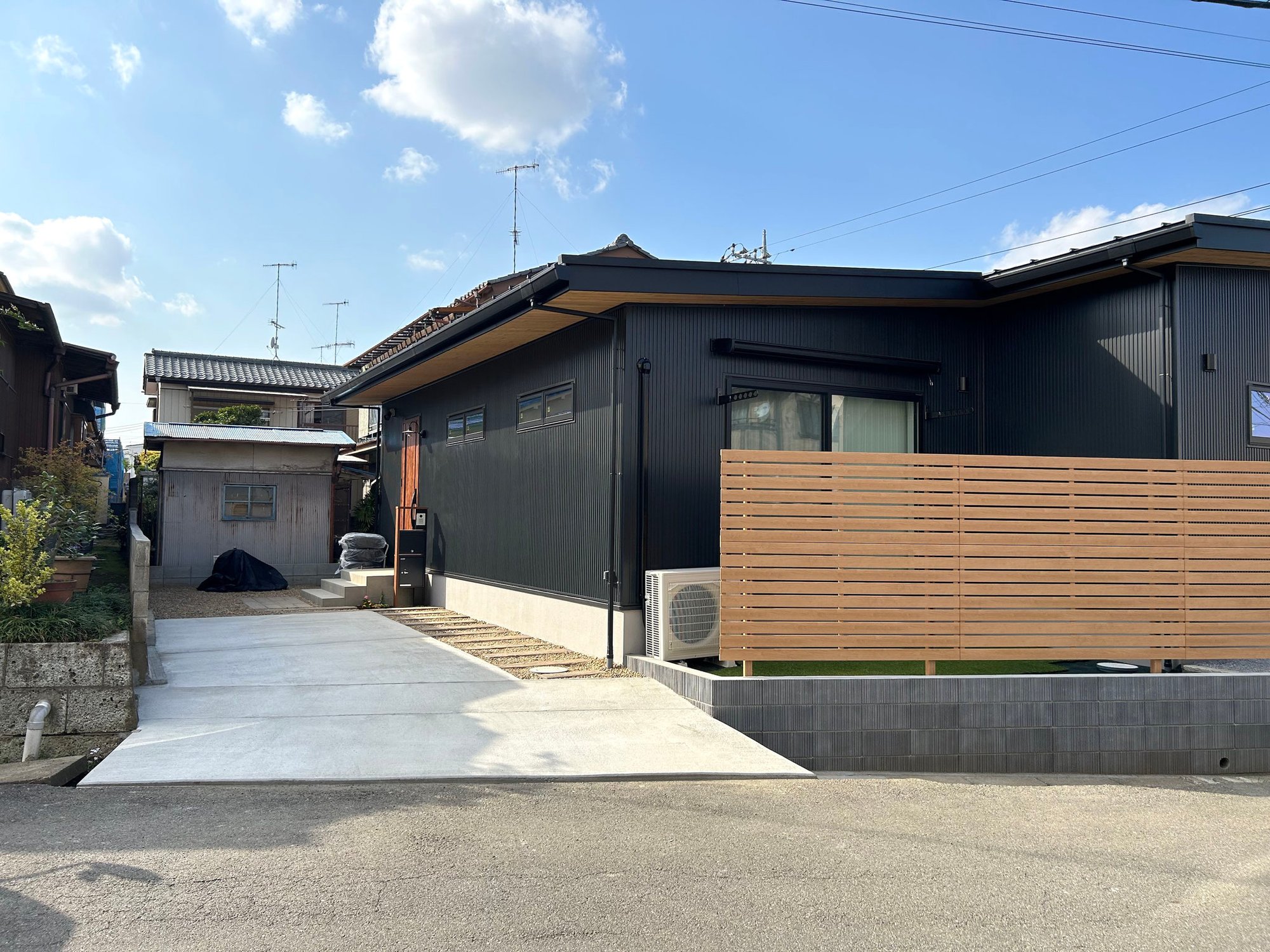 無垢な家 擁壁用デザインブロックでしっかり土留【埼玉県】