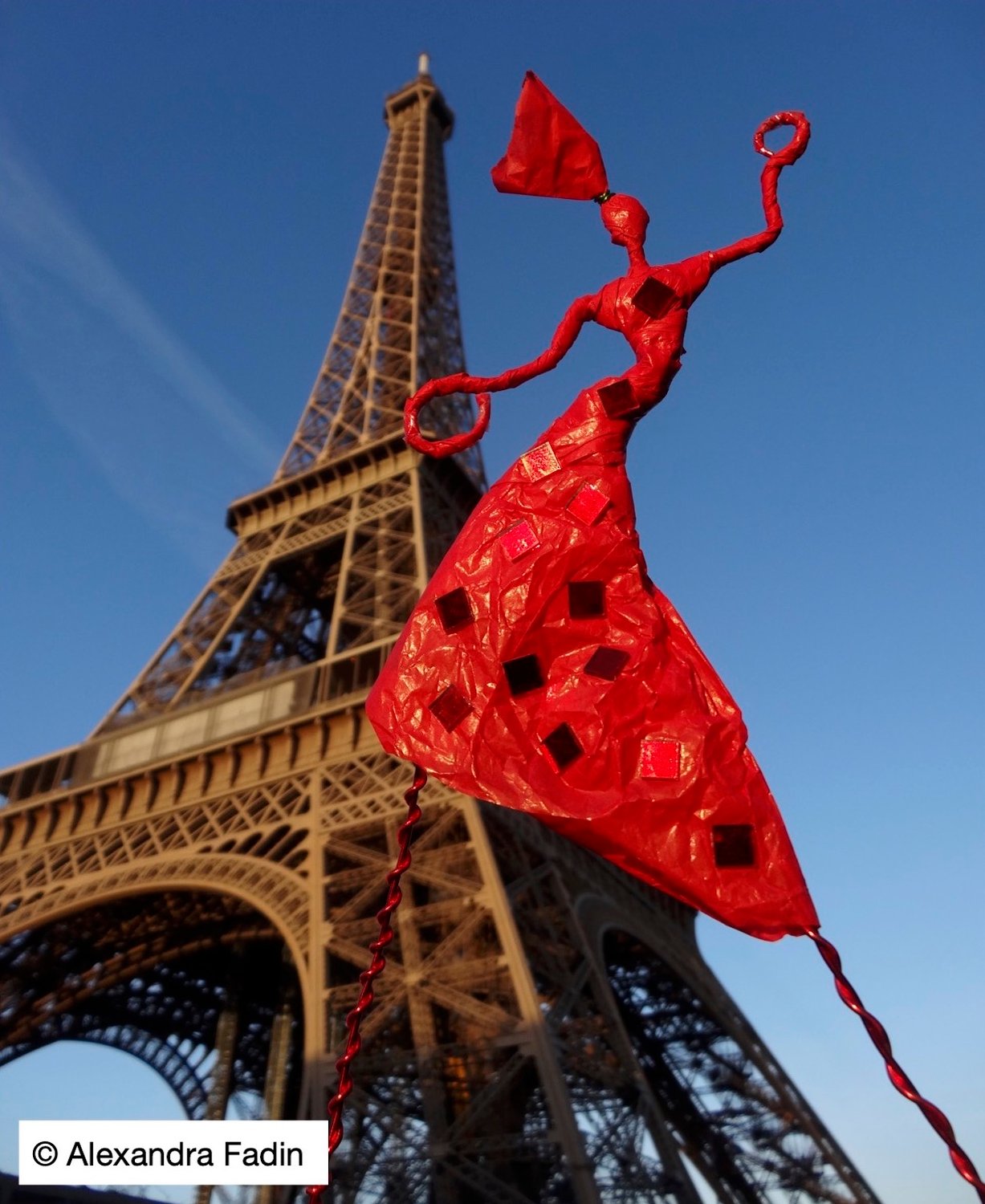 Sculpture rouge Tour Eiffel
