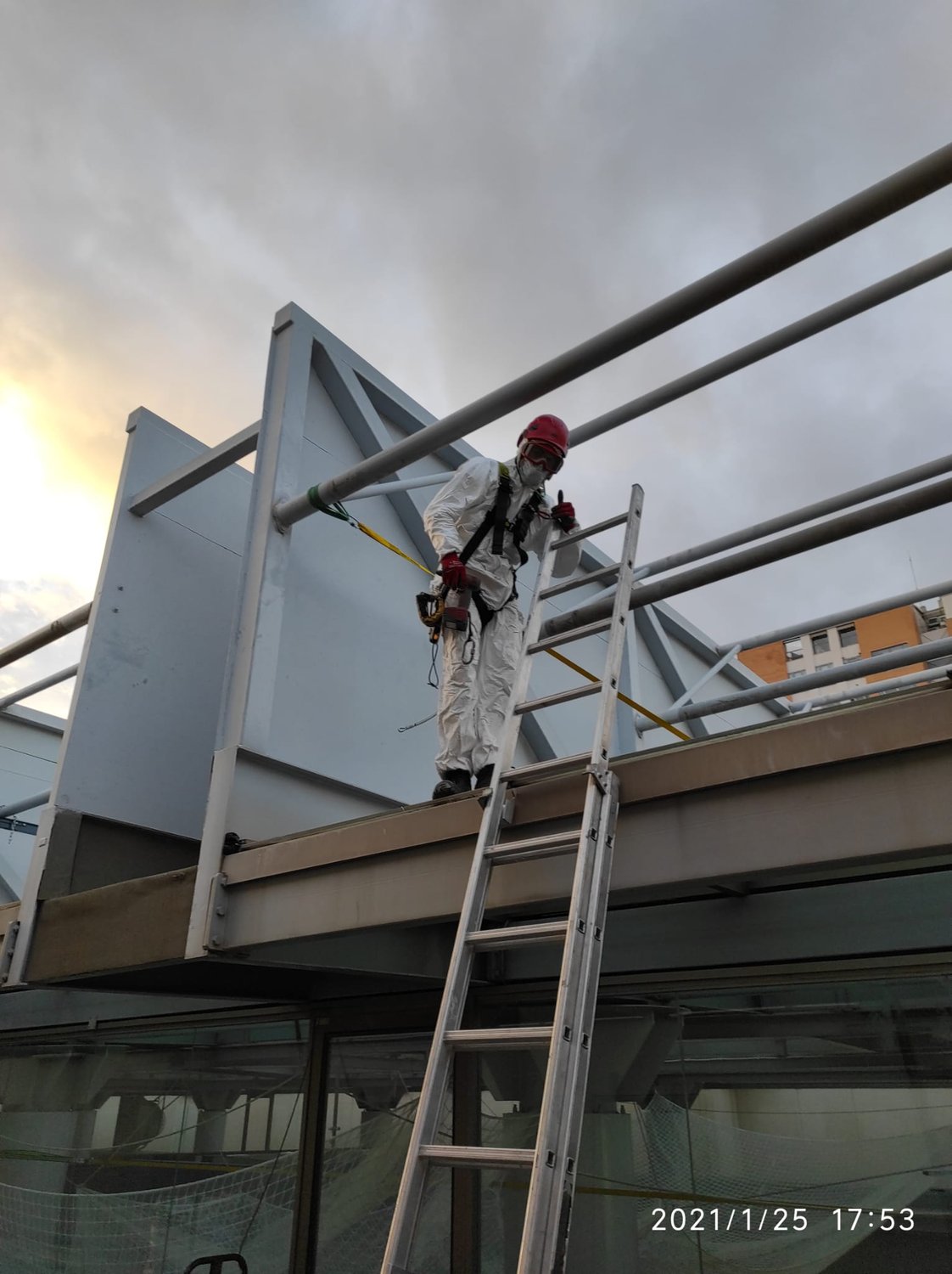 Coordinación Seguridad y Salud retirada toldos zona del atrio Ciudad de la Justicia Valencia