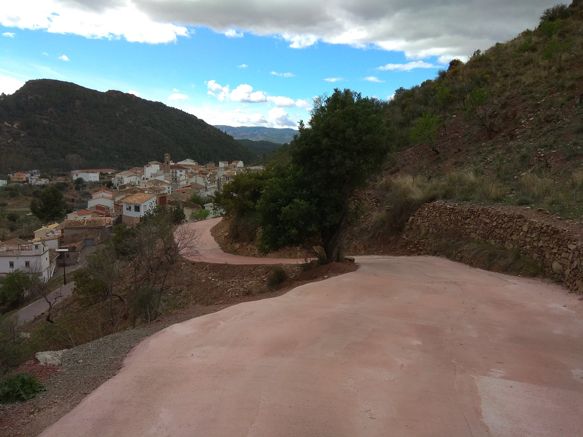 Finalizan las obras del Plan 135 en Almedijar