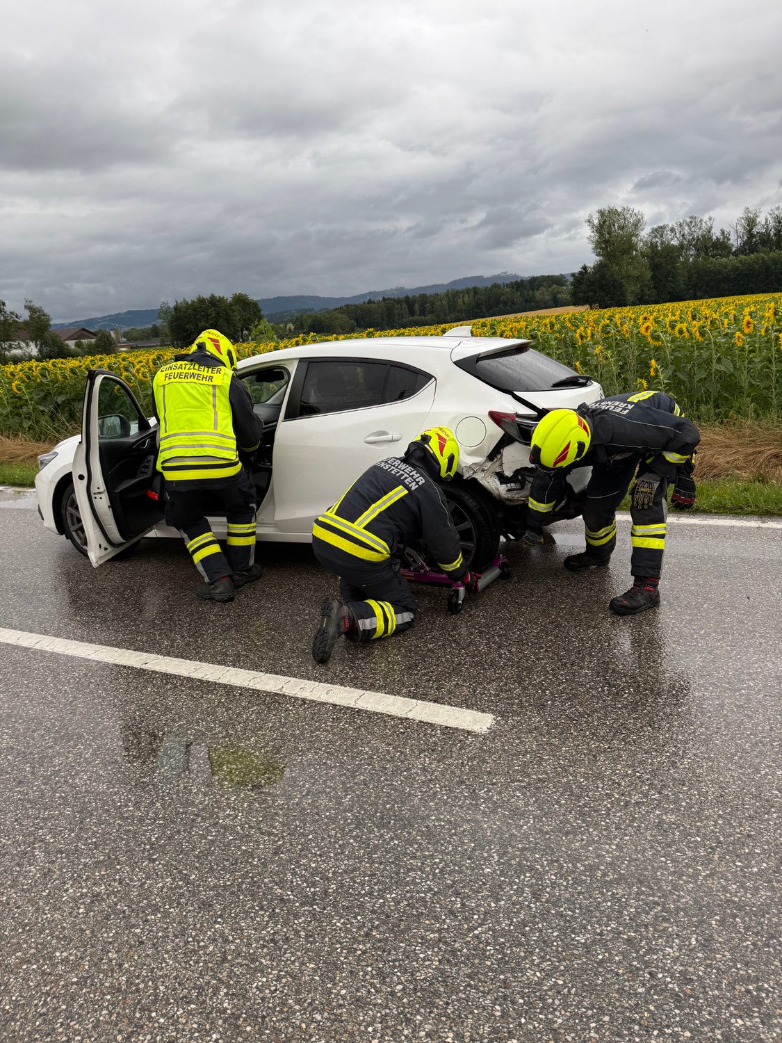 Unfall zweier PKW auf der B122