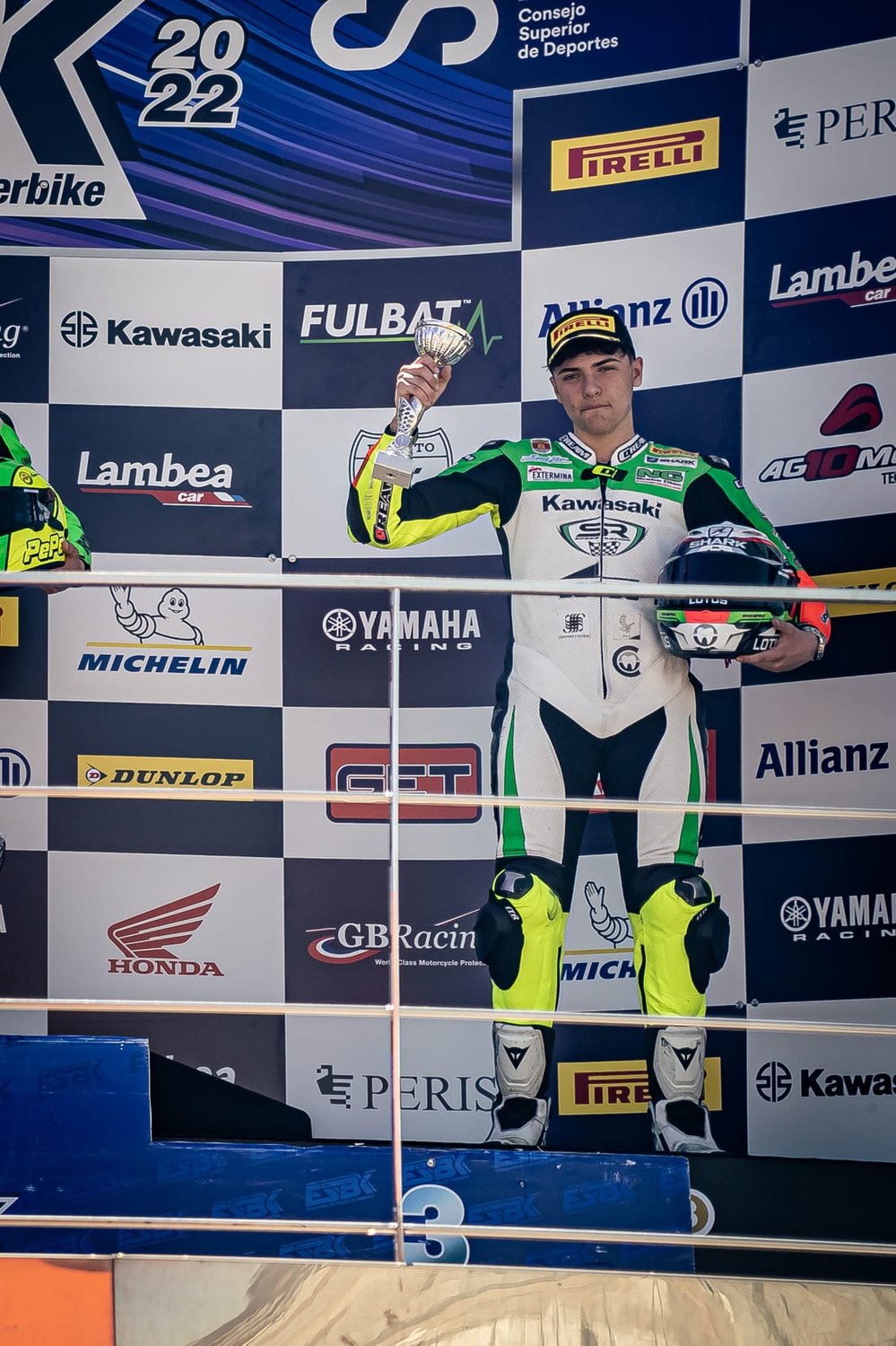 Adrián Rodríguez destaca en al circuito de Valencia