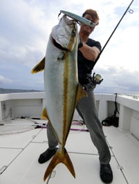 alt="オフショアからブリ・ヒラマサを狙えるジャンプライズ かっ飛び棒150MEGAの釣果報告"