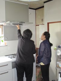 レンジフードの説明中