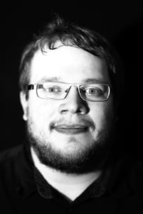 Dominik Bierbüsse (E-Bass/Kontrabass)