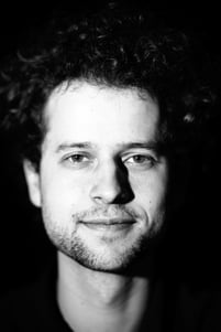 Simon Schaefer (Gitarre II)