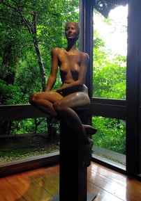 裸婦座像　三谷慎　レリーフ展