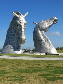 Die Kelpies, die größten Pferdestatuen der Welt