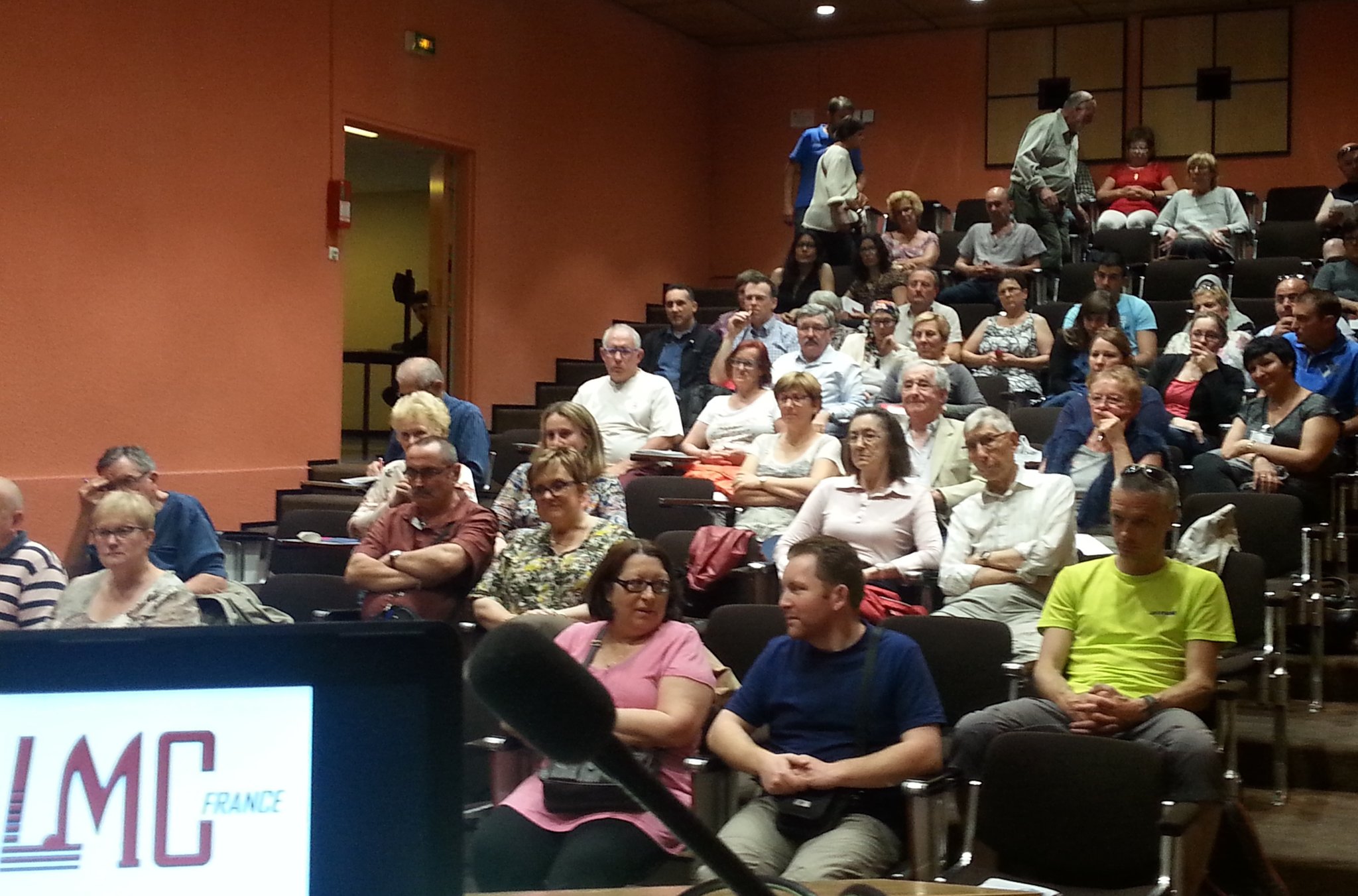 Une salle bientôt comble