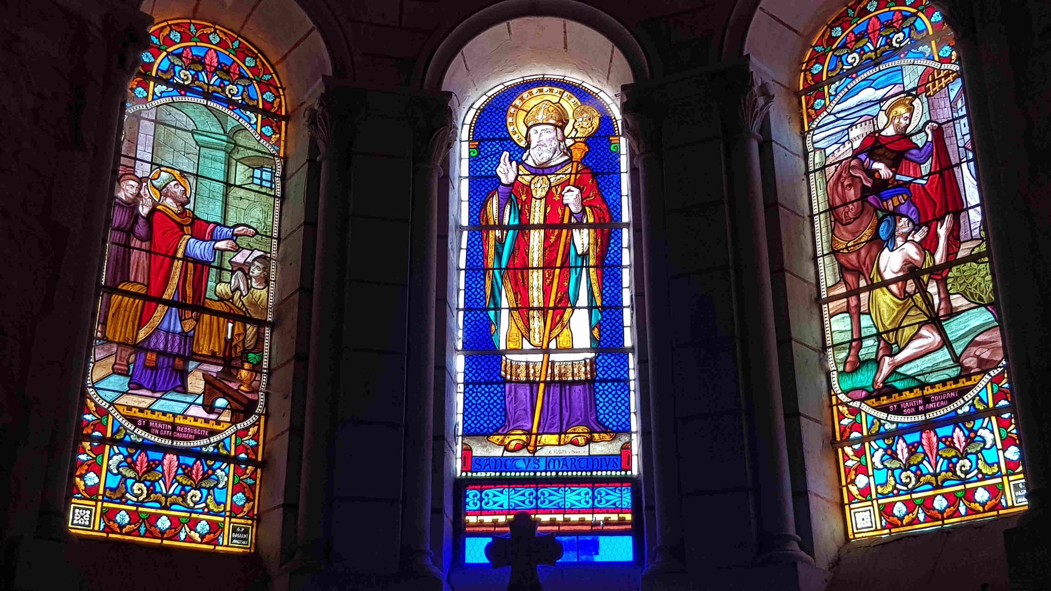Les vitraux du coeur de l'églis Saint-Martin d'Anché