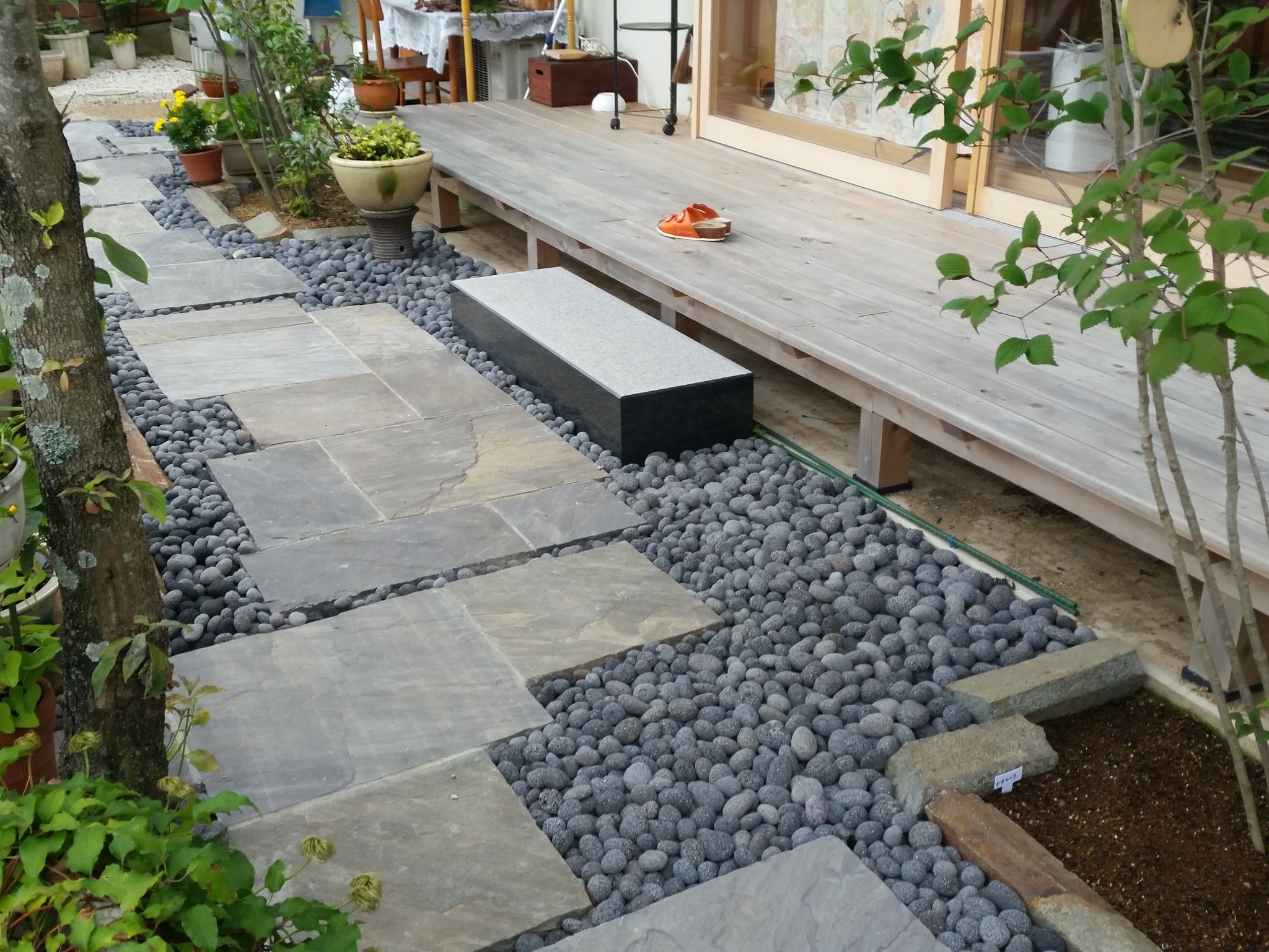 庭一式工事　砂利溶岩玉石