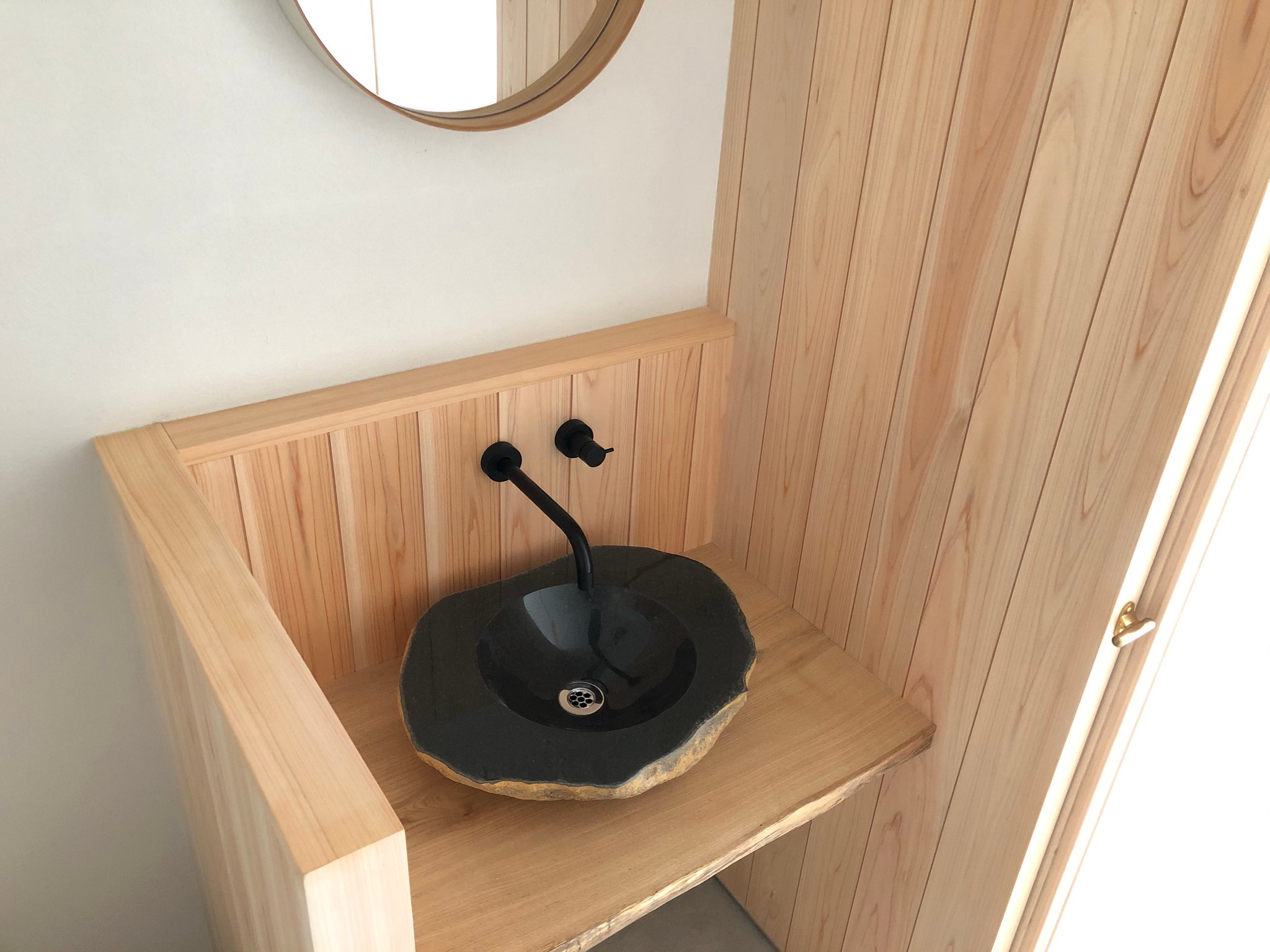 洗面ボウル　伊達冠石　（浜松市）　大瀧建築