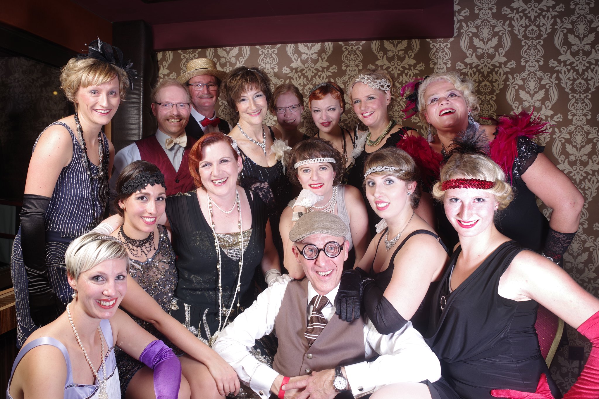 Tanz-Glanzlichter: Die Charleston-Diamonds der roten Bühne