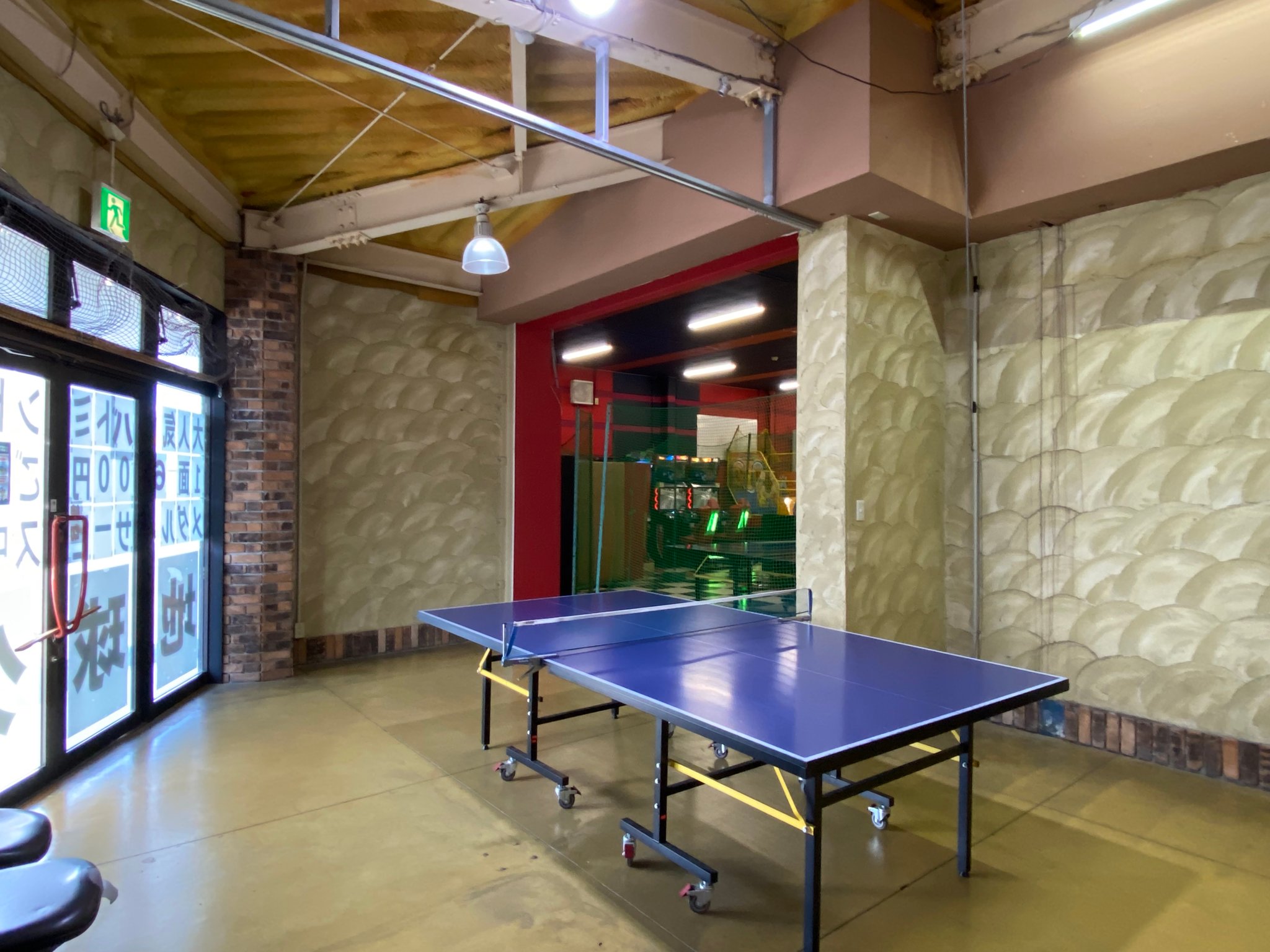 卓球台は２面ご用意しています。