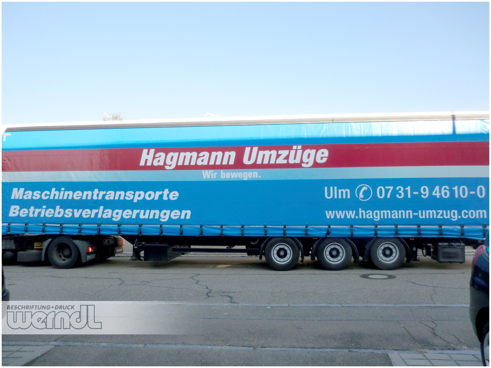 Sattelauflieger mit Plane