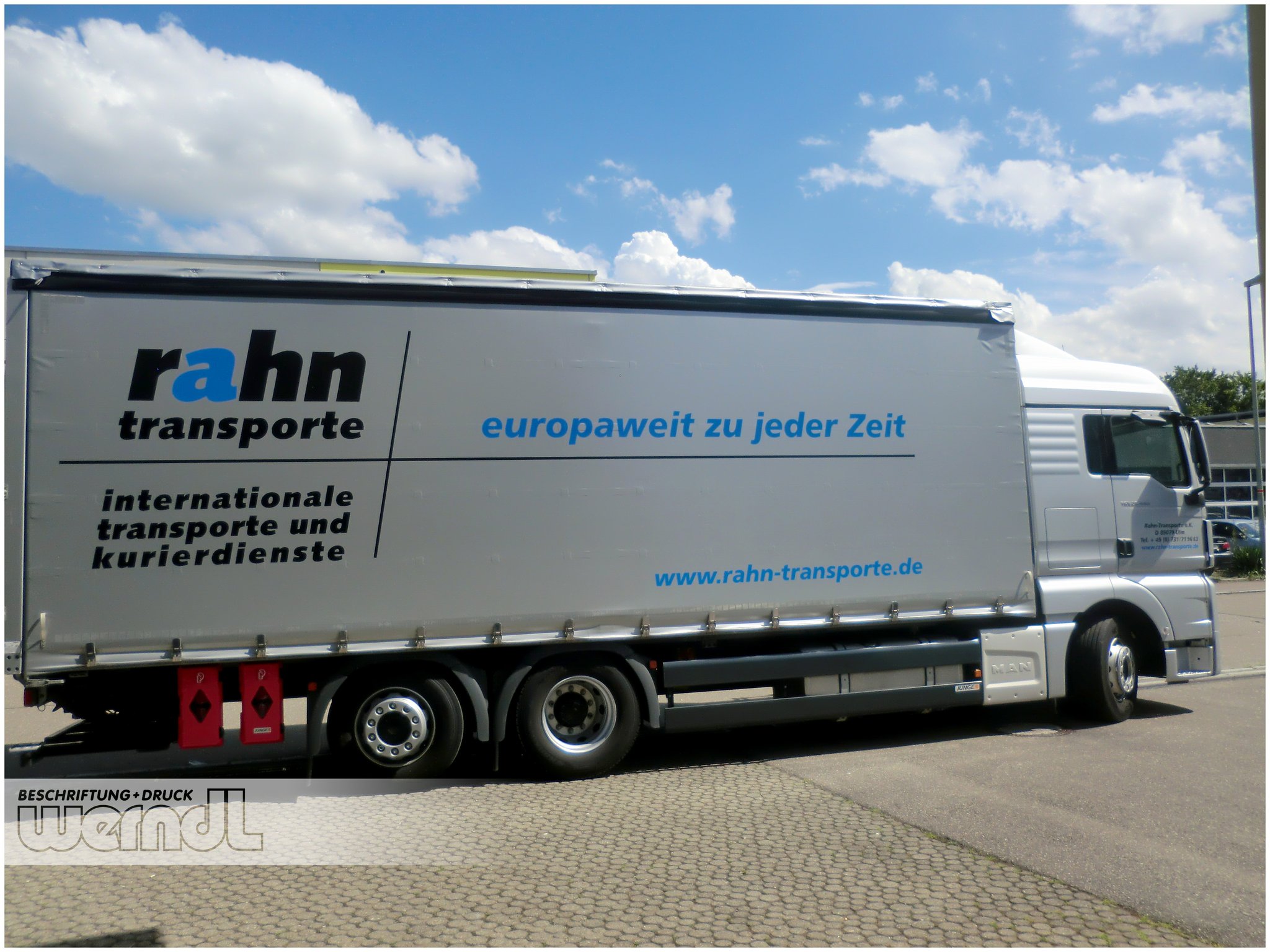 Flottenbeschriftung mit Planenaufbau