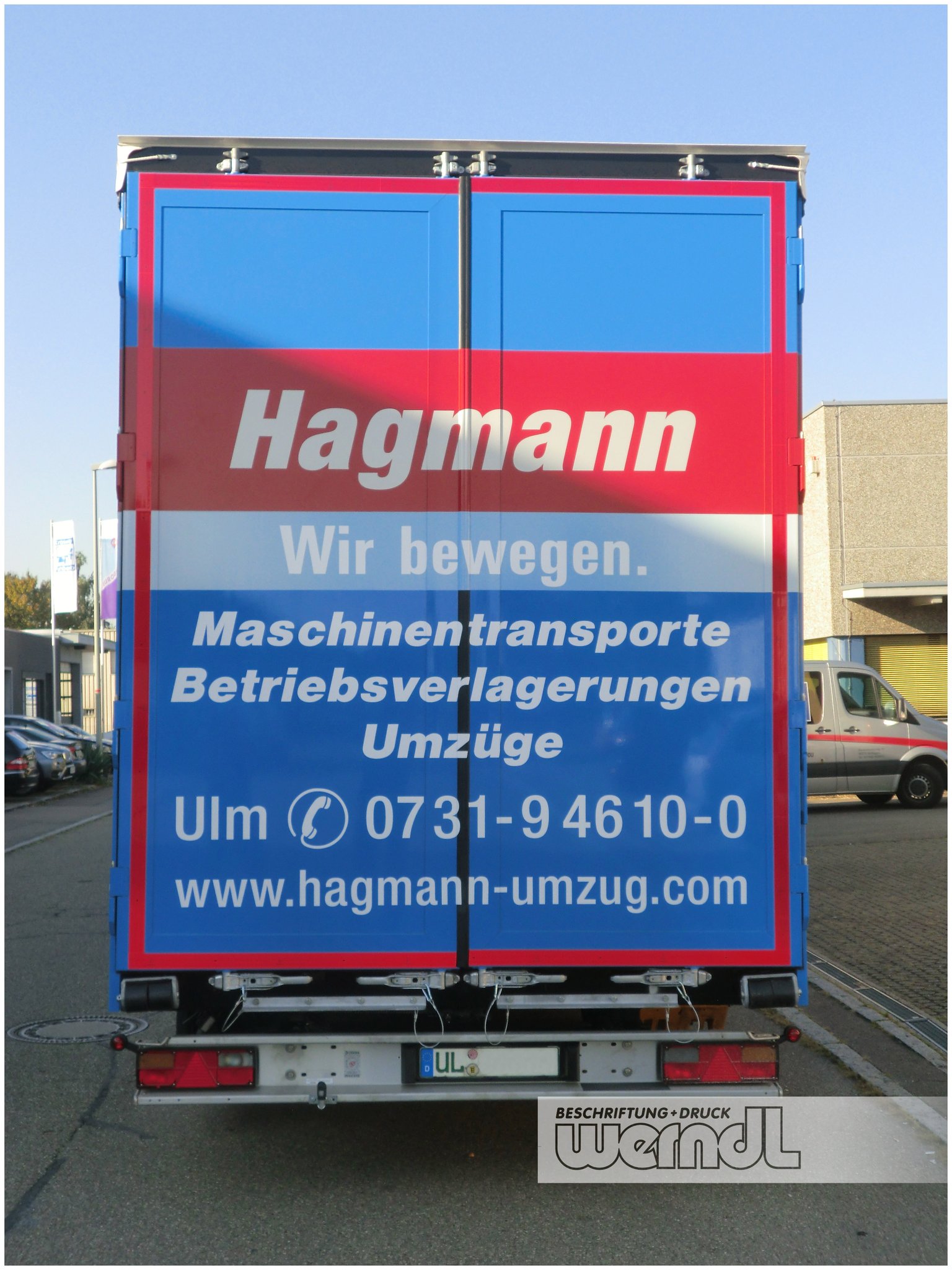 Sattelauflieger mit Plane