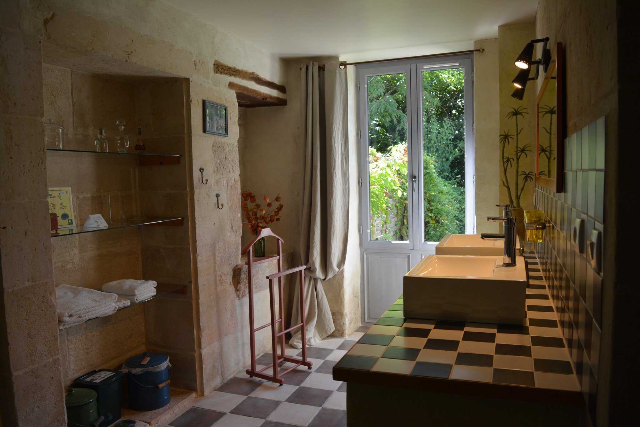 Salle d'eau 14M2  lumineuse