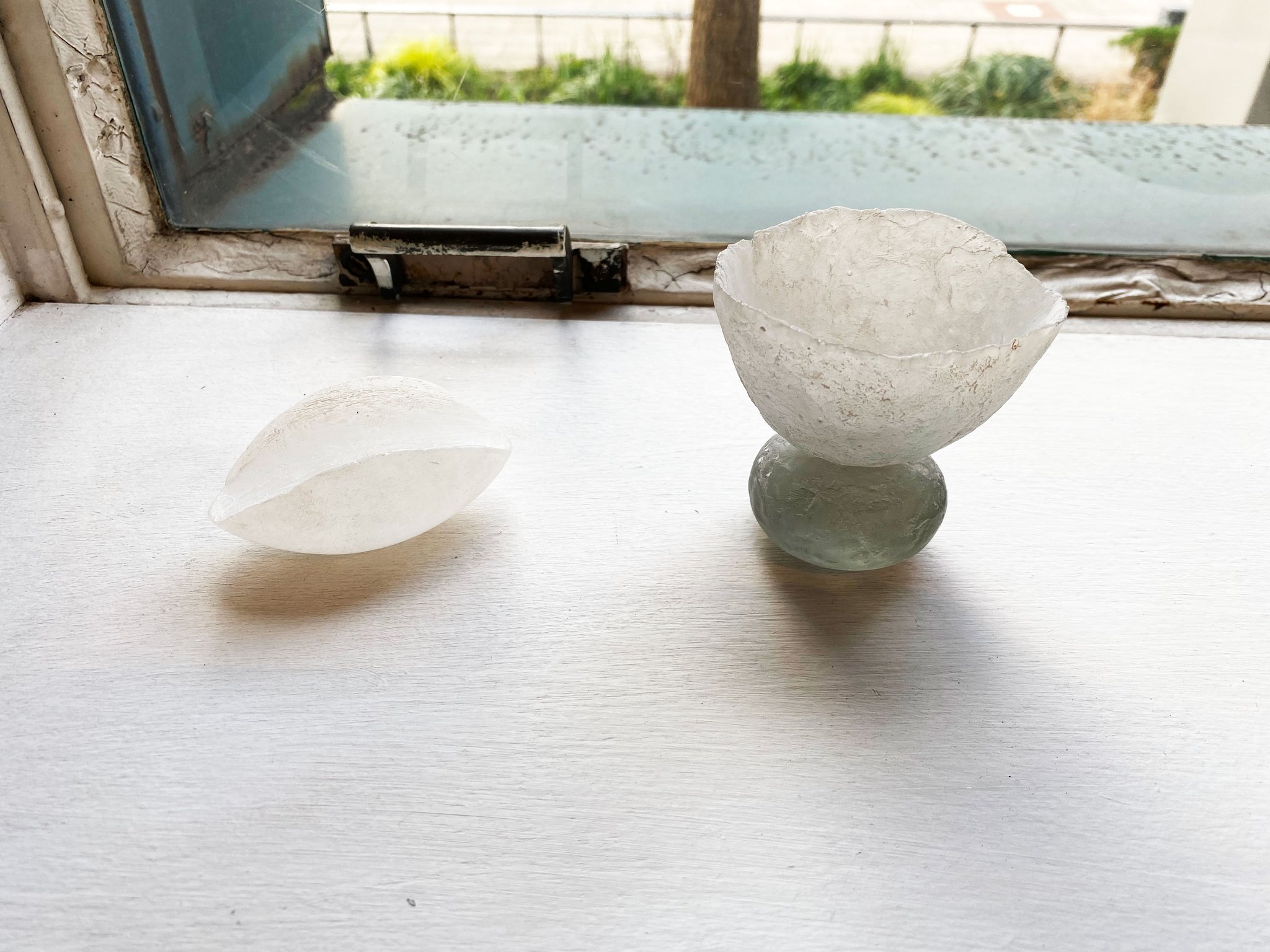 遠藤章子　左：静かな種　右：ほころぶとき