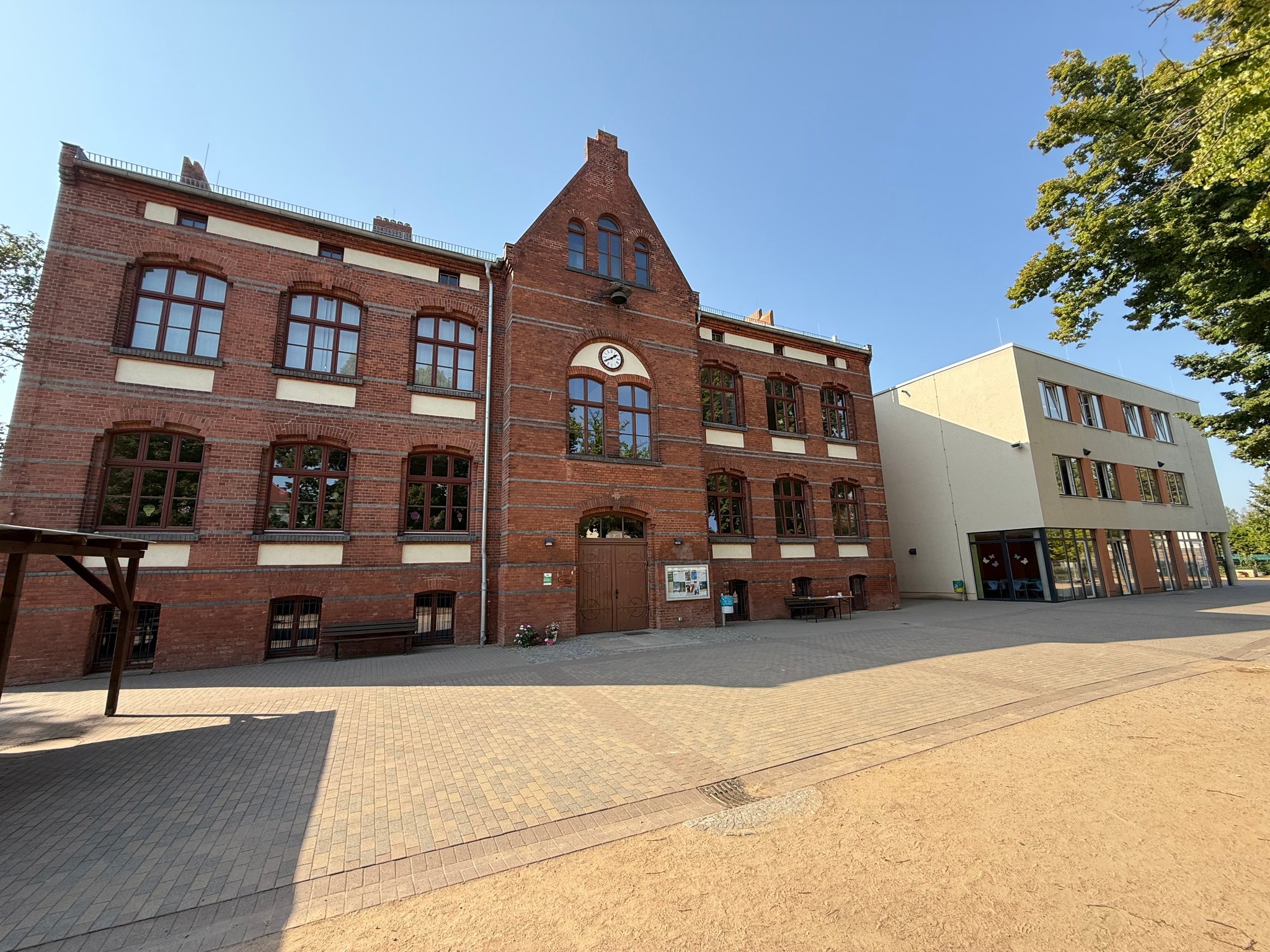 Ansicht von der Schulhofseite
