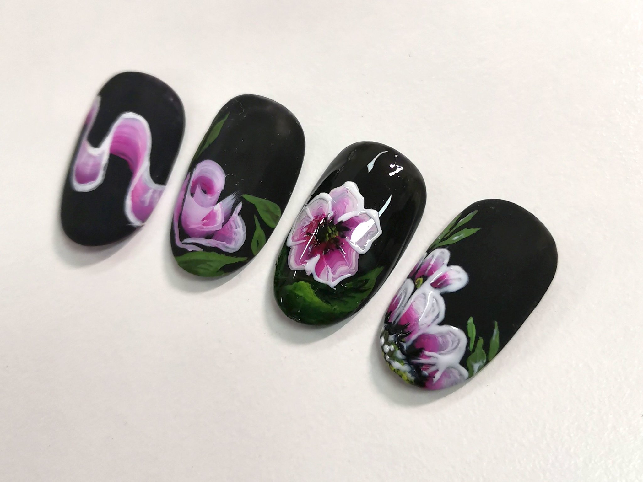 NailArt One Stroke Schulung in der NailsAcademy in Wien 21