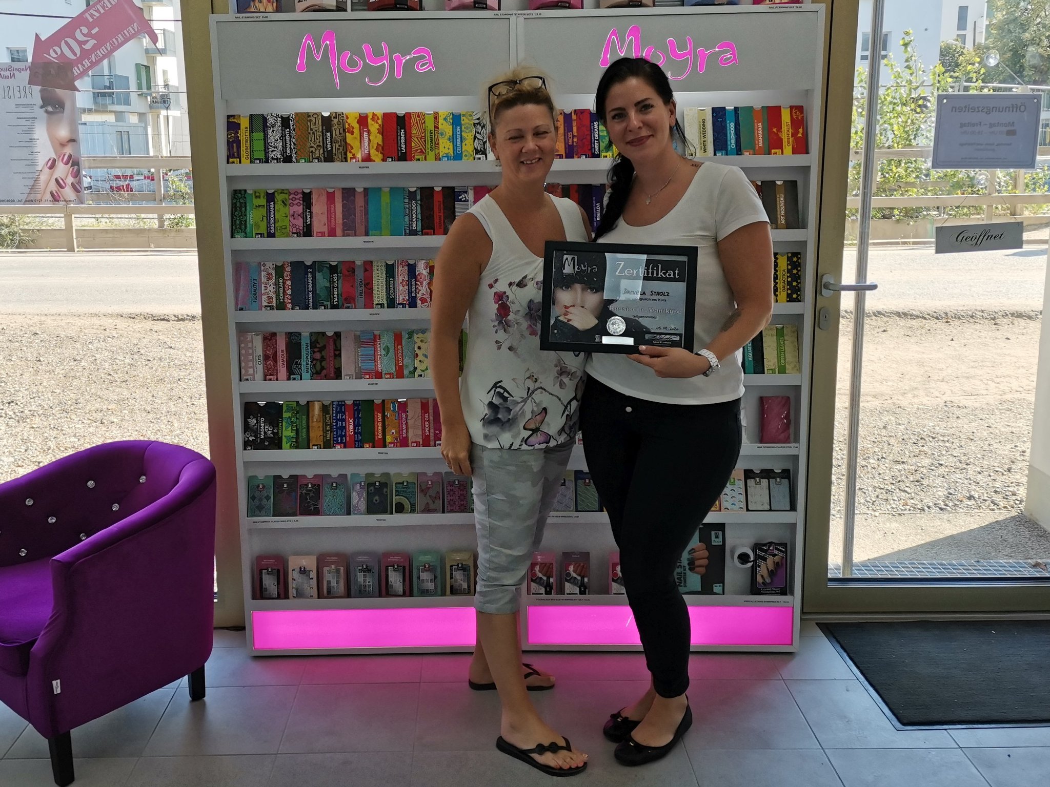 Maniküre Russische Maniküre Schulung in der NailsAcademy in Wien 21