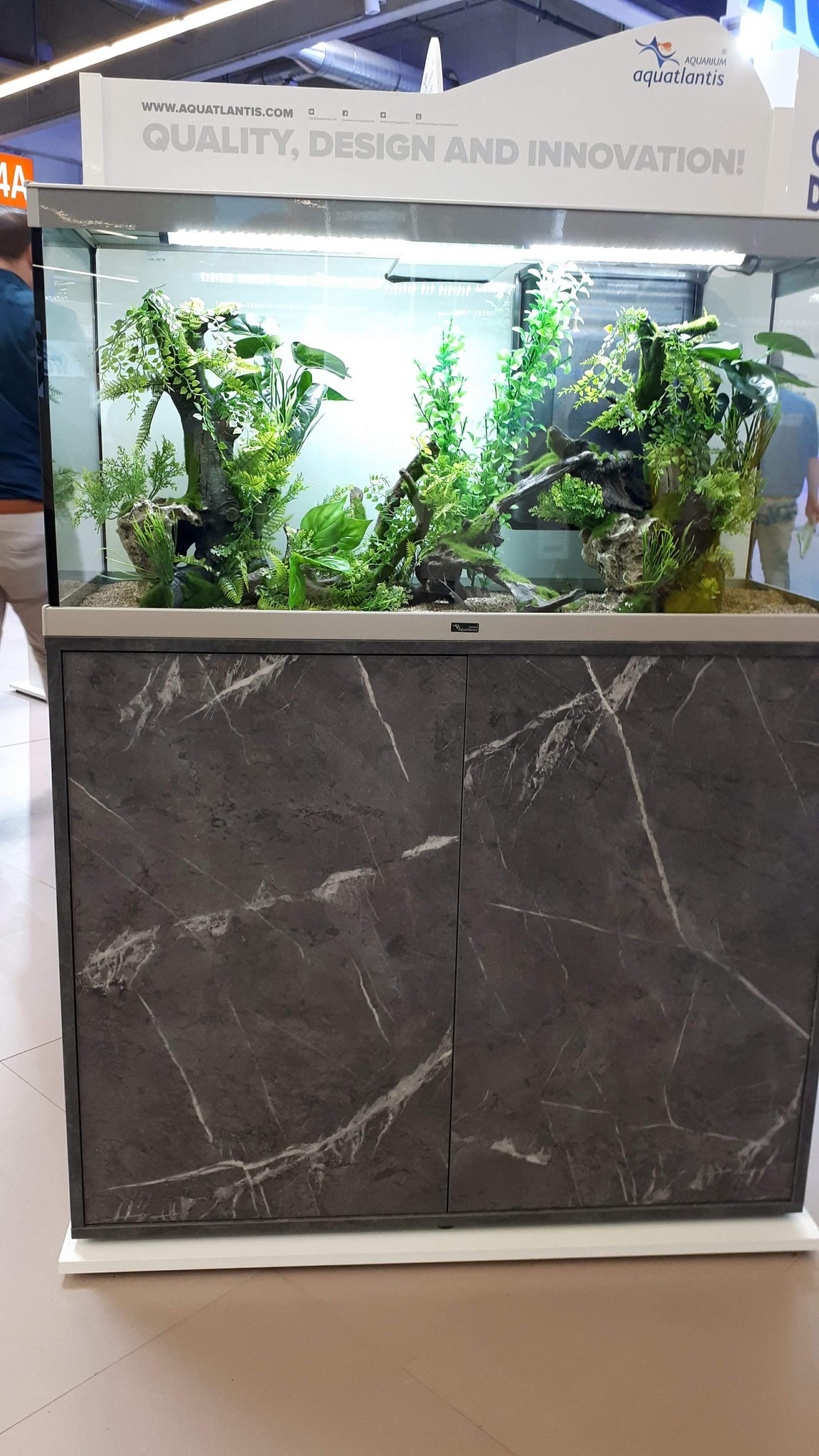 Aquatlantis neue Farbe