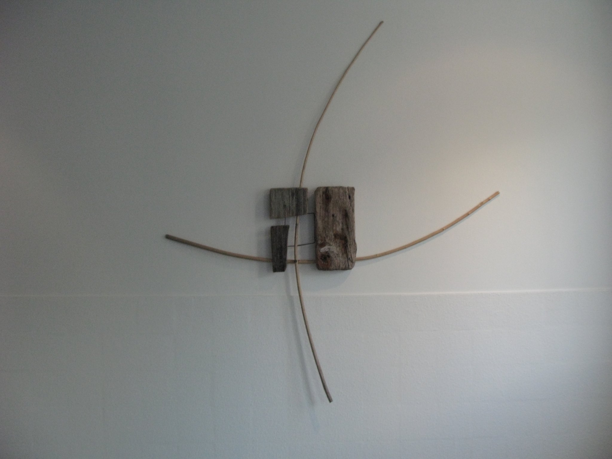 Fragmentarisches Kreuz, Kraftobjekte Wolfgang Wallner Hall in Tirol