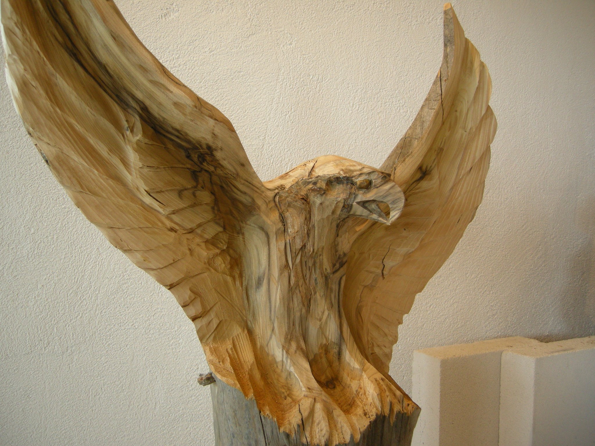 Adler Holzskulptur