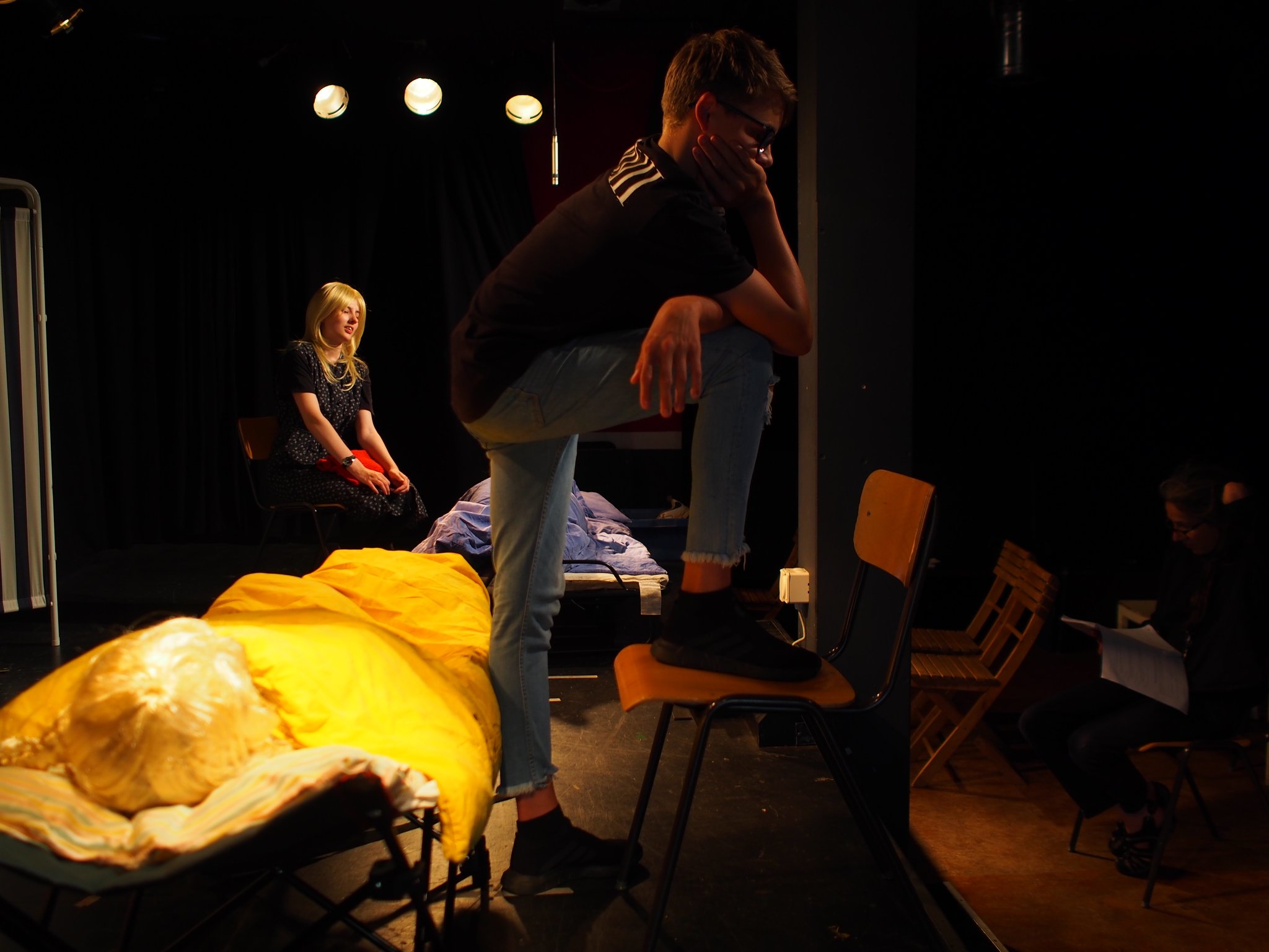 Nikita und Olga "Wanja schläft, Olga strickt und Paskul muss nach Jakutien." (2018)