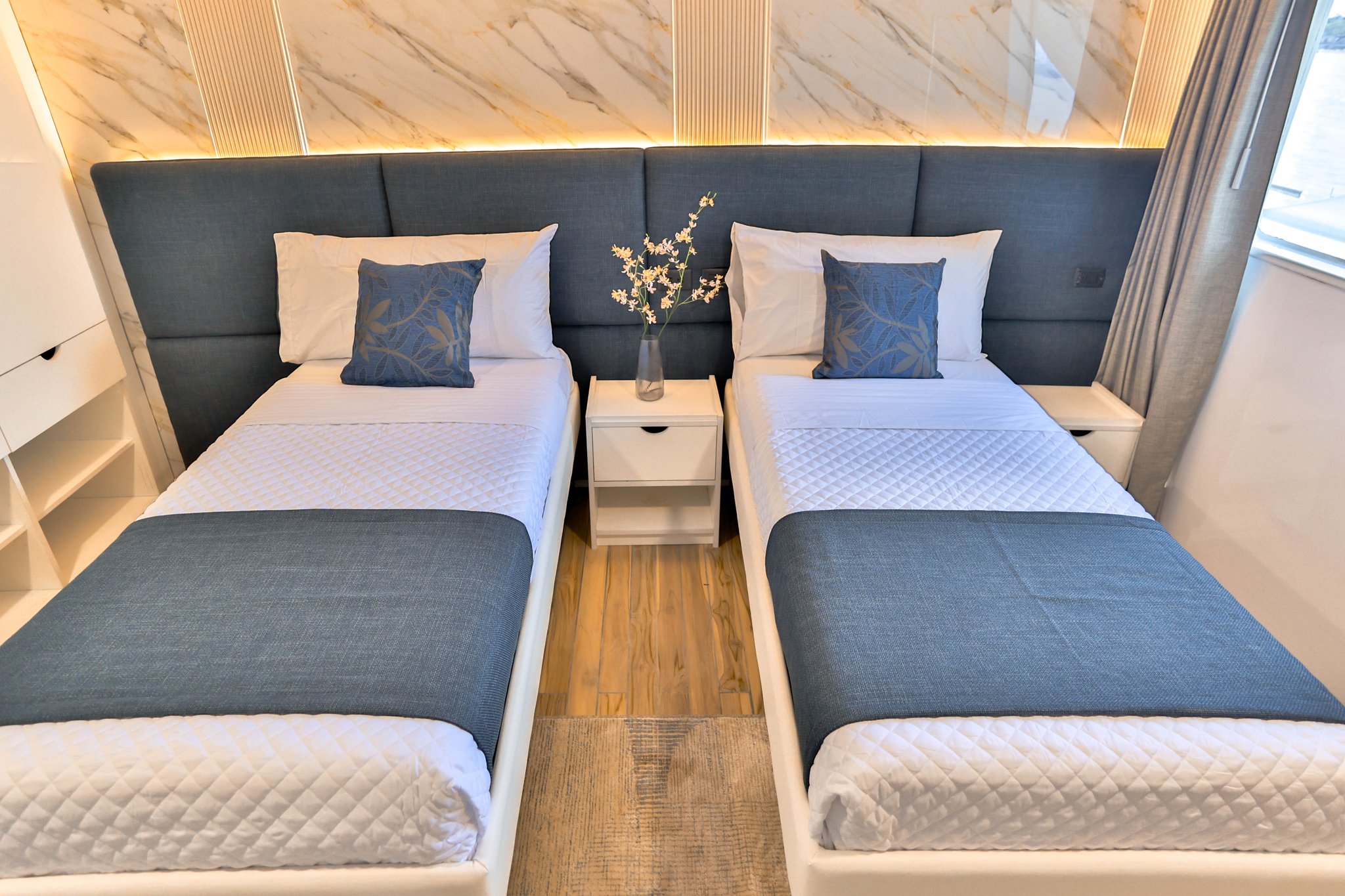 Twin bed cabin of the boat Galaxy Diver II - Galapagos Shark Diving