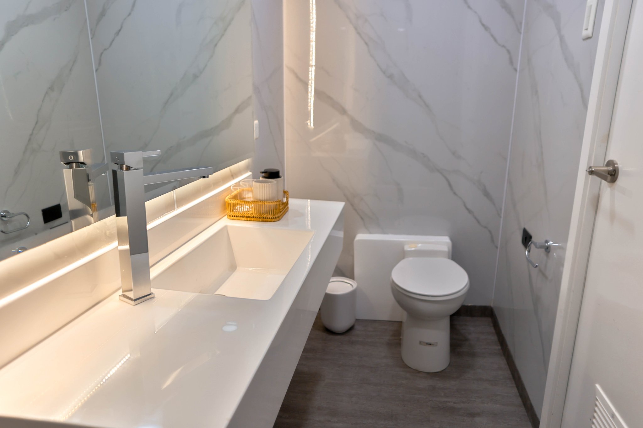 Bathroom of a cabin of the boat Galaxy Diver II - Galapagos Shark Diving