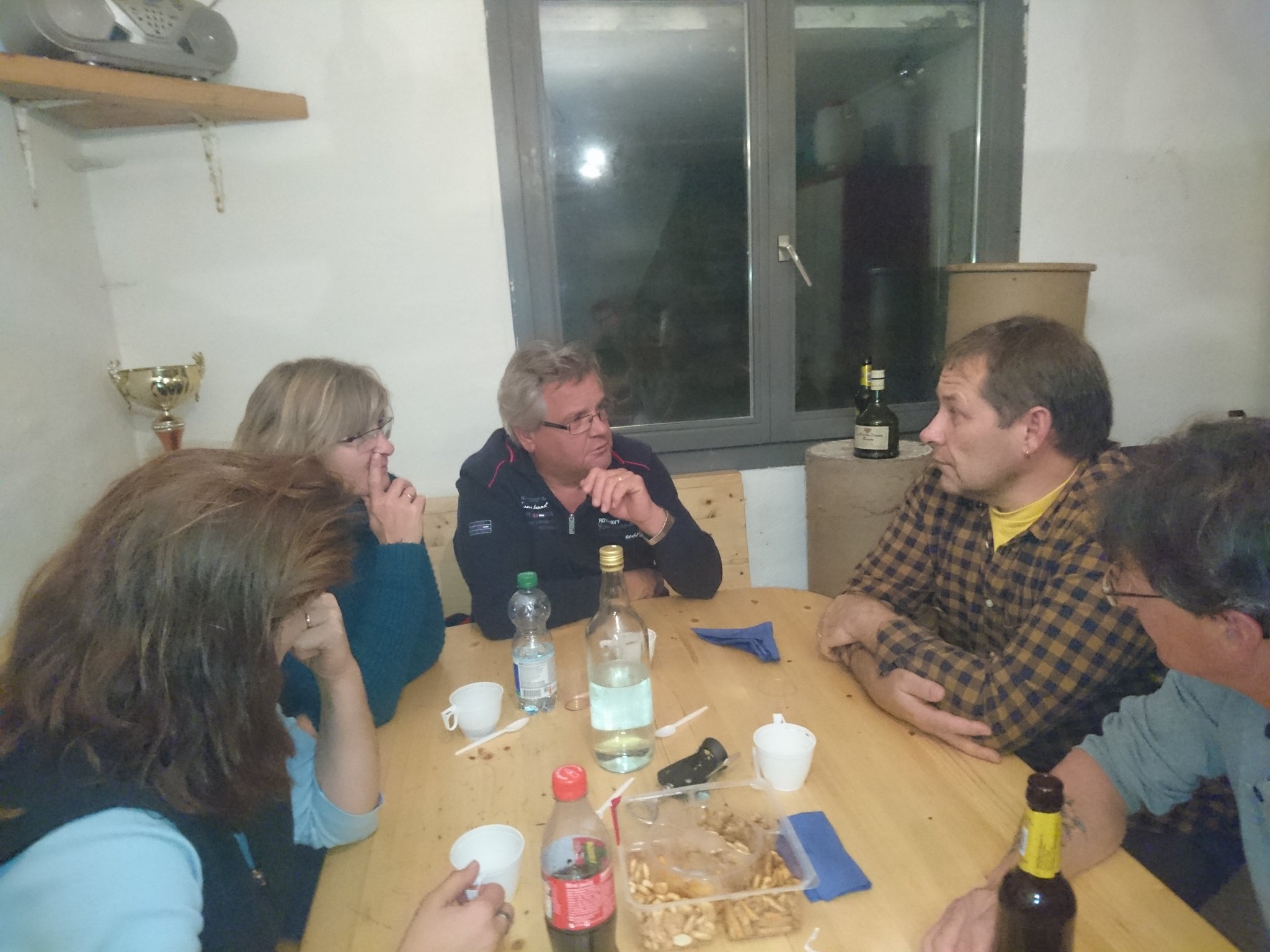 Austrinket Clubhüttli