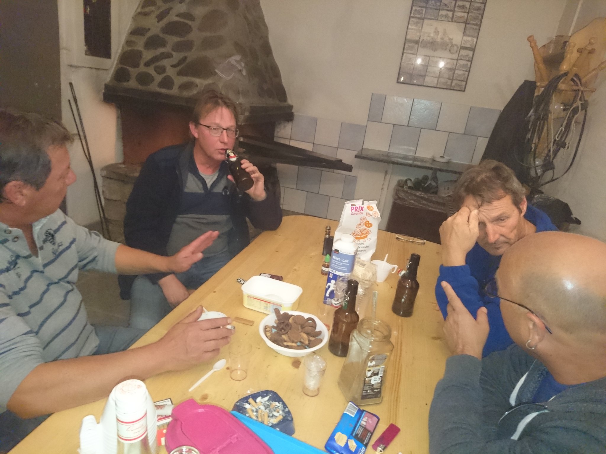 Austrinket Clubhüttli