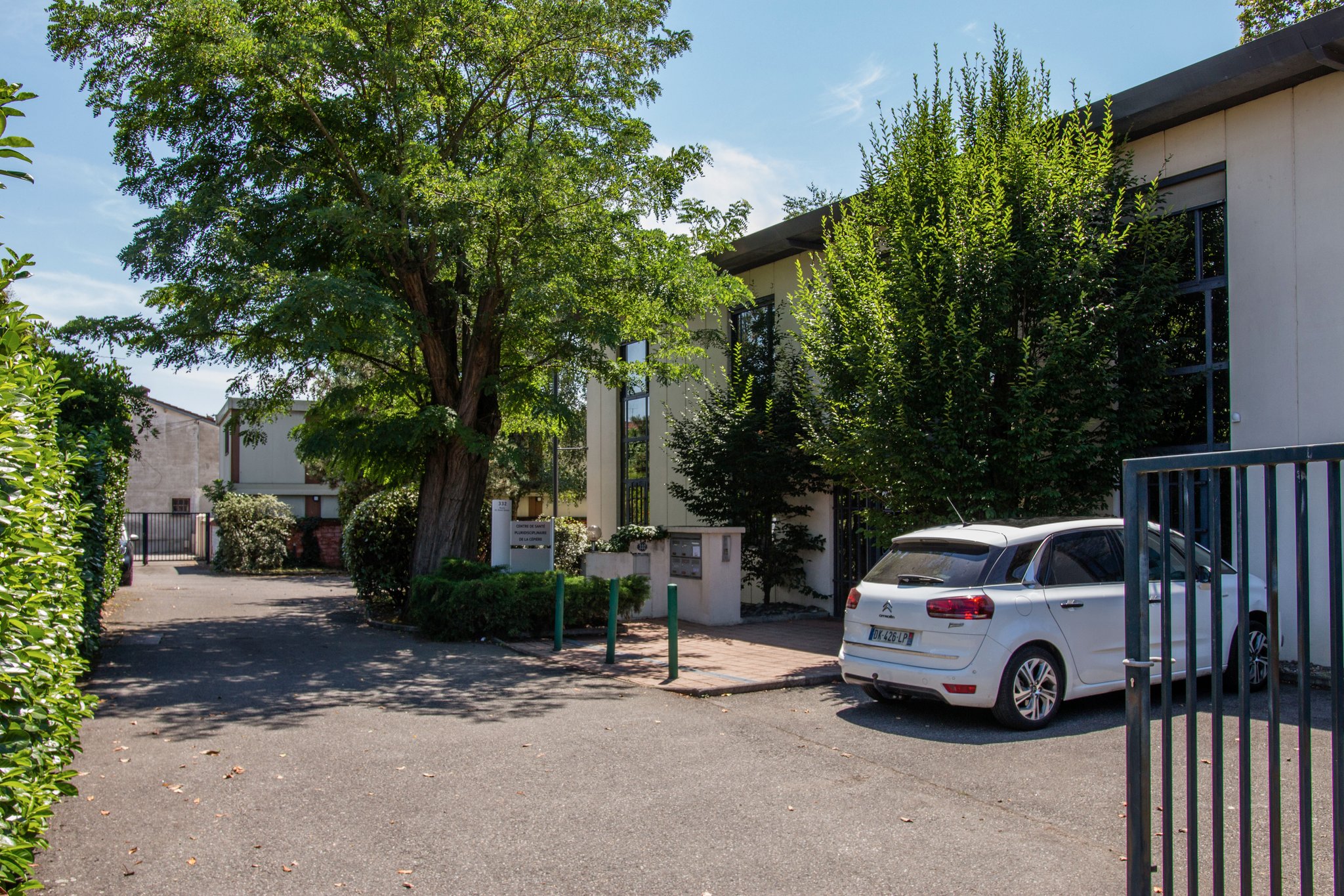 Extèrieur du Centre de Santé et au Cabinet d'Ostéopathie Des Arènes