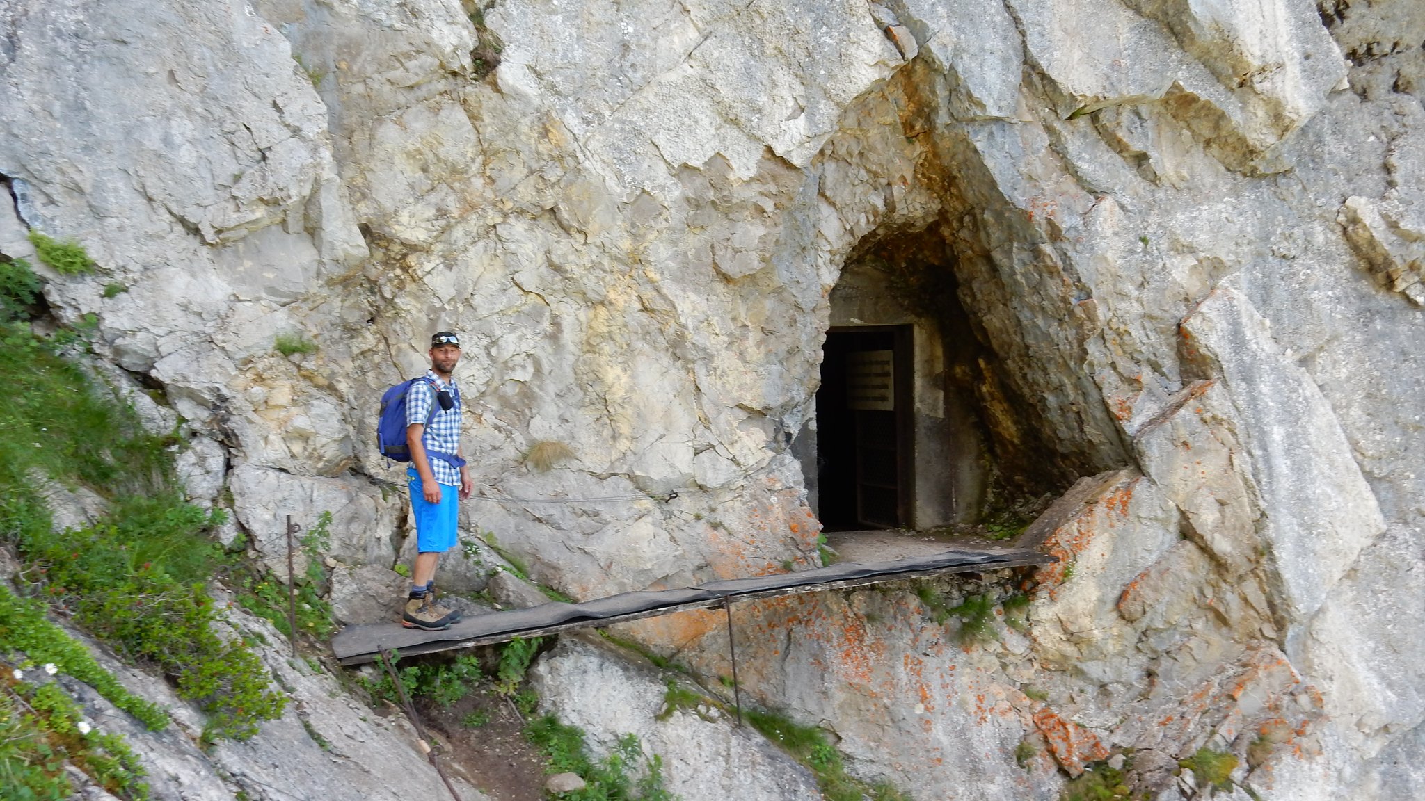 beim nordseitigen Eingang