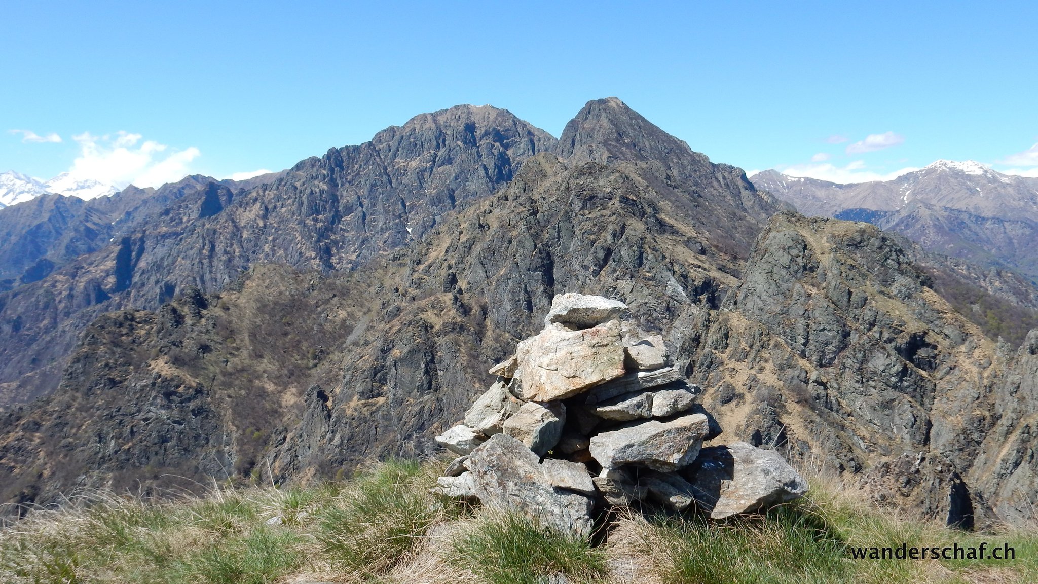 im Hintergrund Pizzo Proman