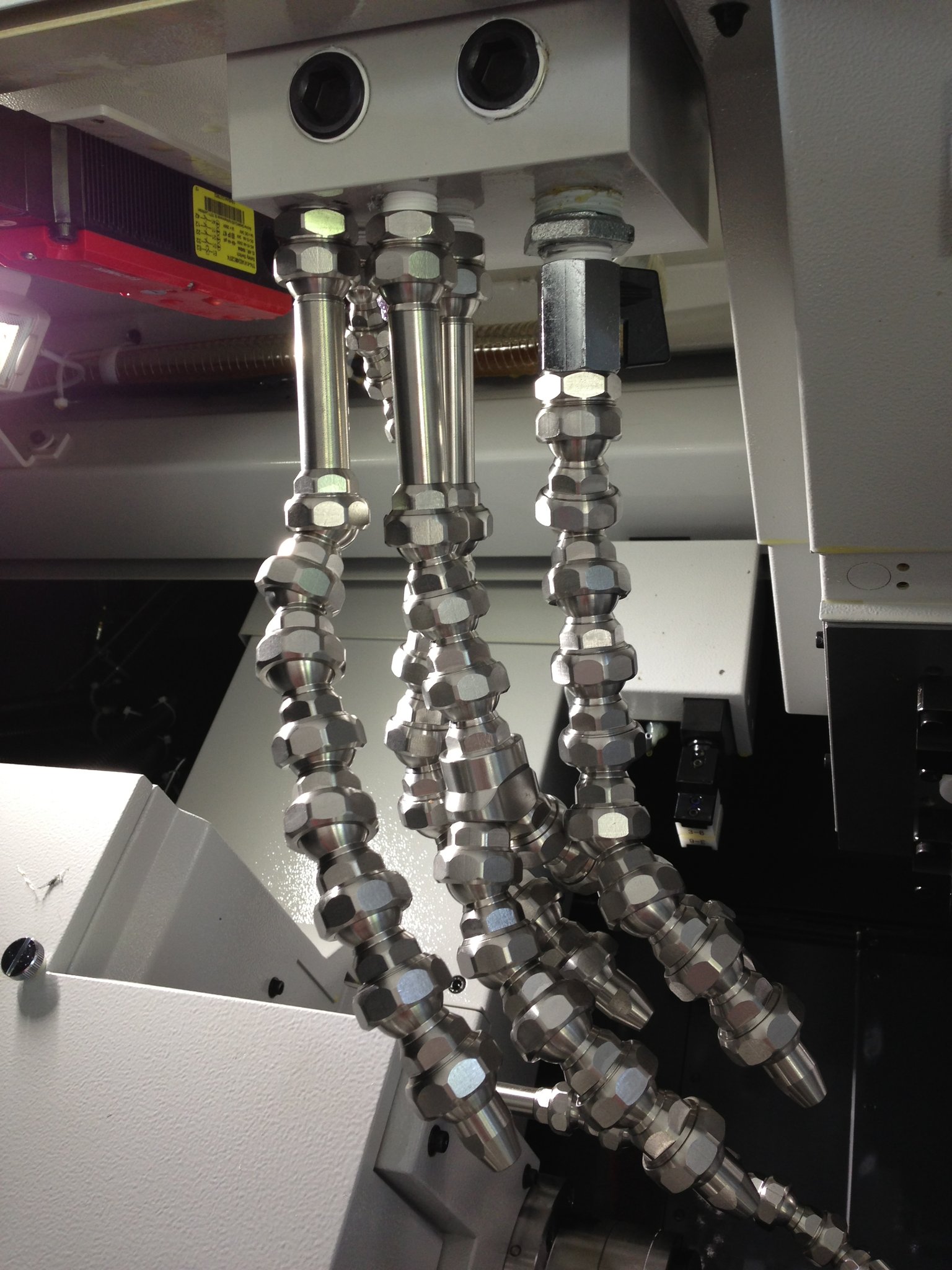 Hirt-Line Stable coolant pipes