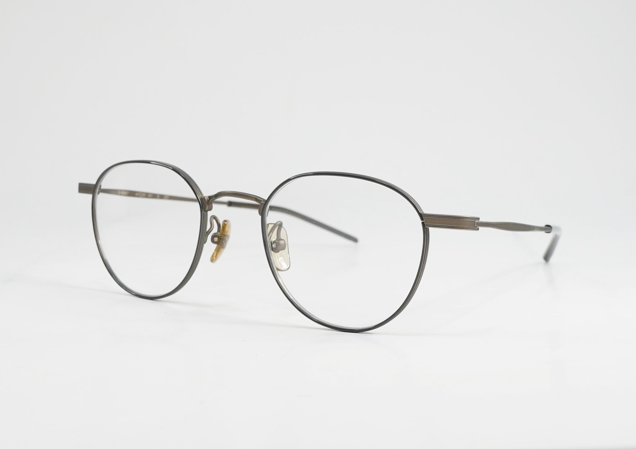 S-696T COL.8 47□20-147 価格/29,000円+税（31,900円）